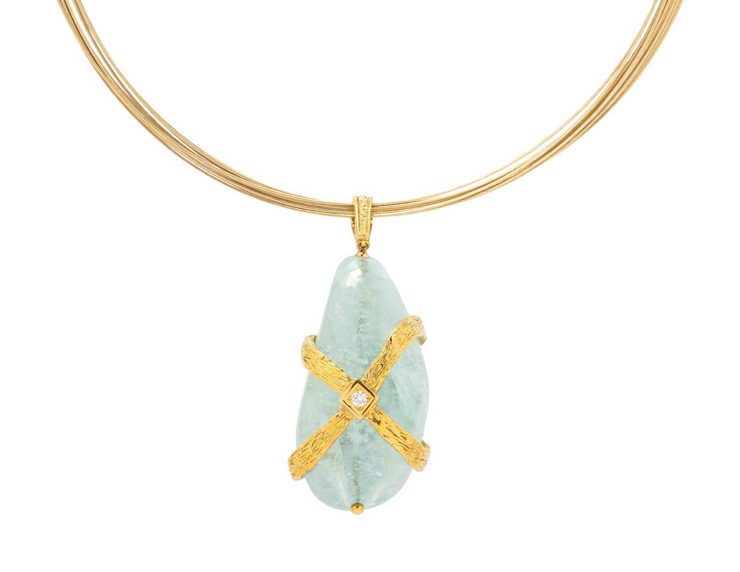 YELLOW GOLD, AQUAMARINE, AND DIAMOND PENDANT NECKLACE