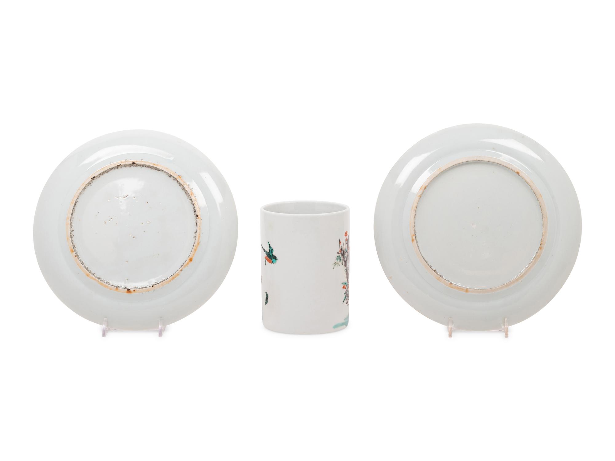 A Pair of Chinese Export Famille Verte Porcelain Plates and A Famille Verte Brushpot
