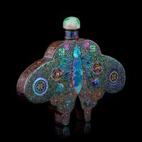 A Japanese Lac-Burgauté 'Butterfly' Snuff Bottle
