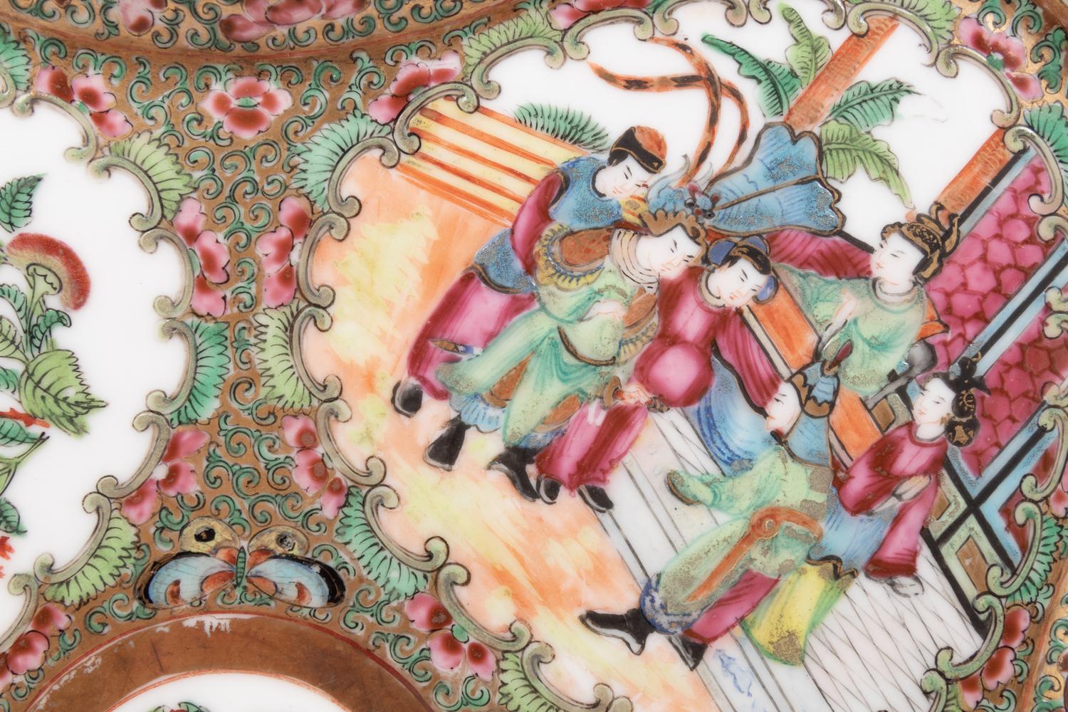 A Rose Medallion Porcelain Tray