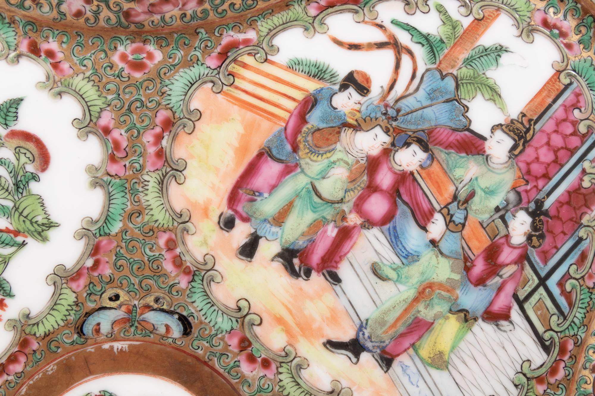 A Rose Medallion Porcelain Tray