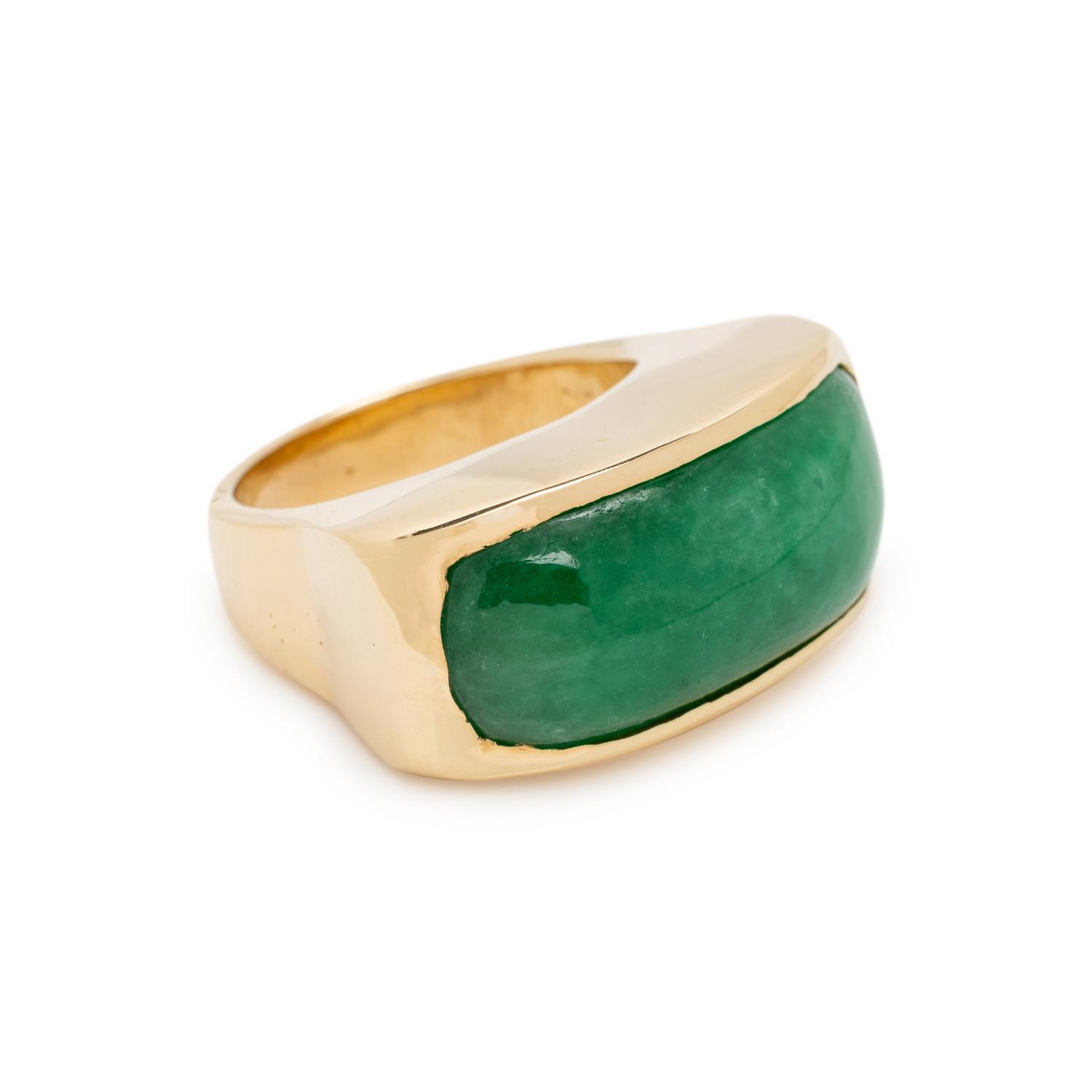 YELLOW GOLD AND JADE SADDLE RING