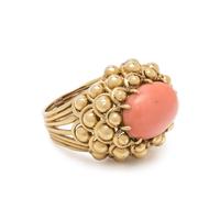 YELLOW GOLD AND CORAL RING