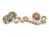 An English Coalport Porcelain Service in the Imari Palette — POSSIBLY JOHN ROSE, 19TH CENTURY