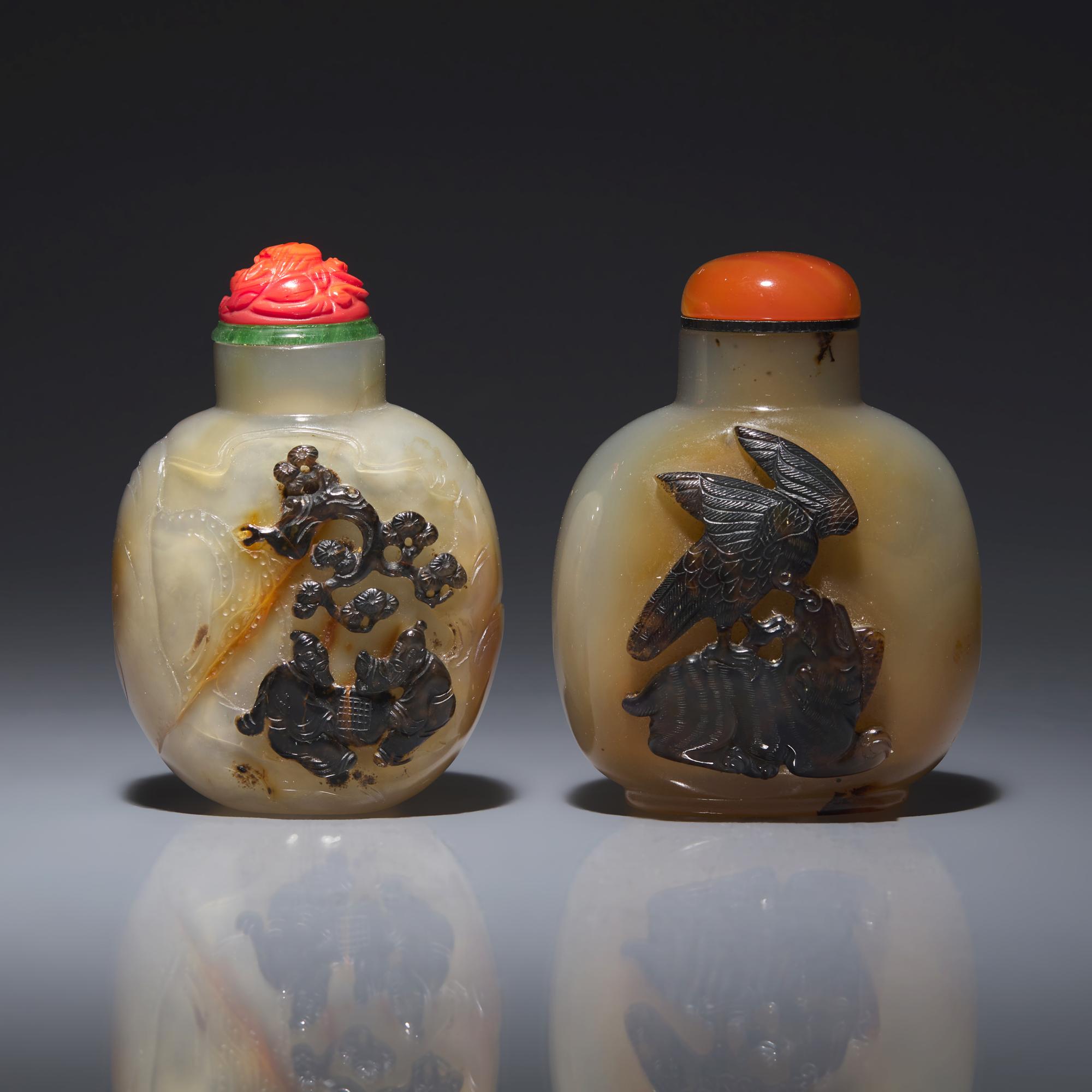 Two Chinese Carved Agate Snuff Bottles, Qing Dynasty 清中期 瑪瑙巧雕鼻烟壺兩支