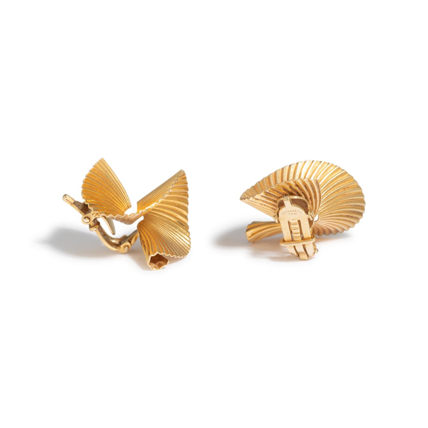 TIFFANY & CO., YELLOW GOLD EARCLIPS