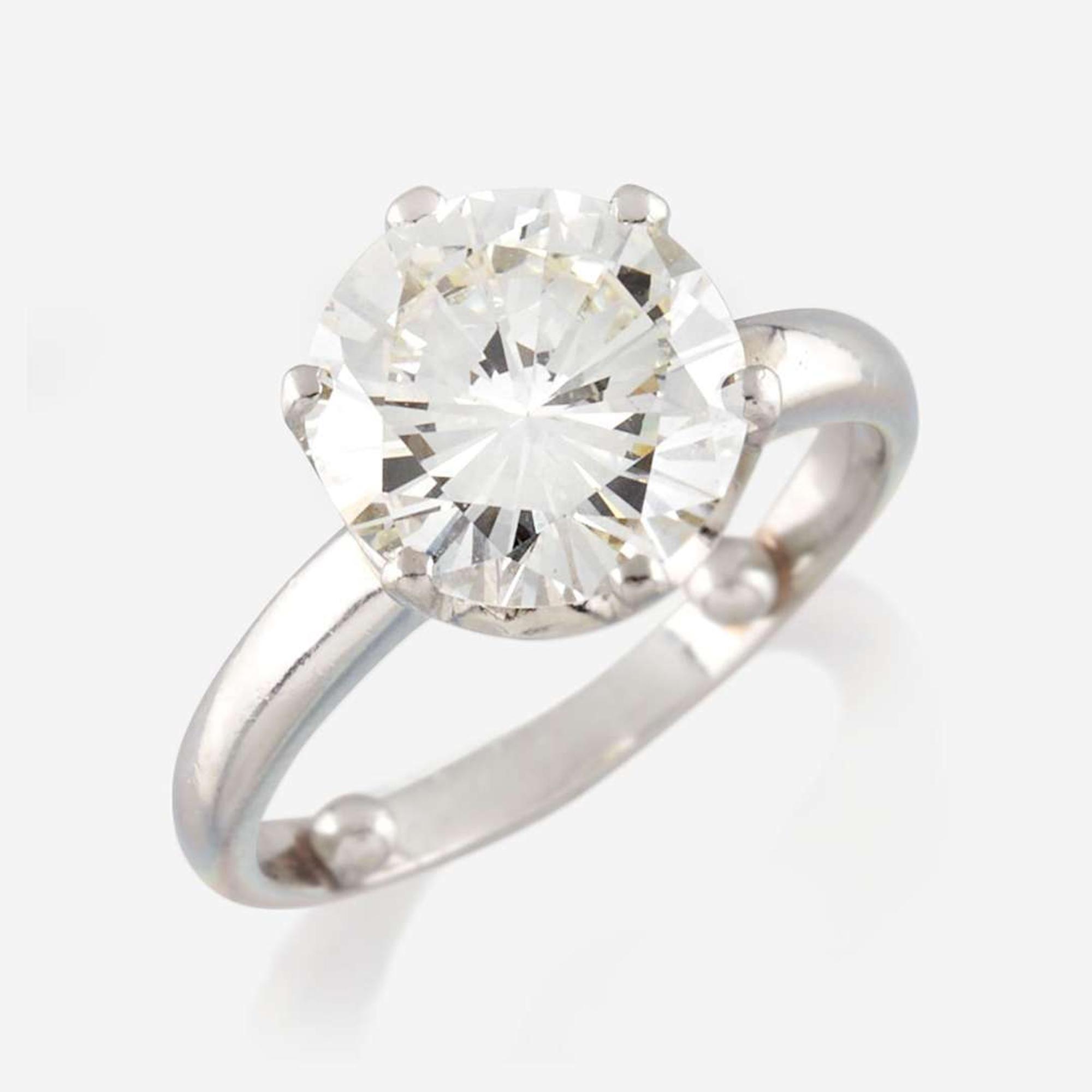 A diamond solitaire