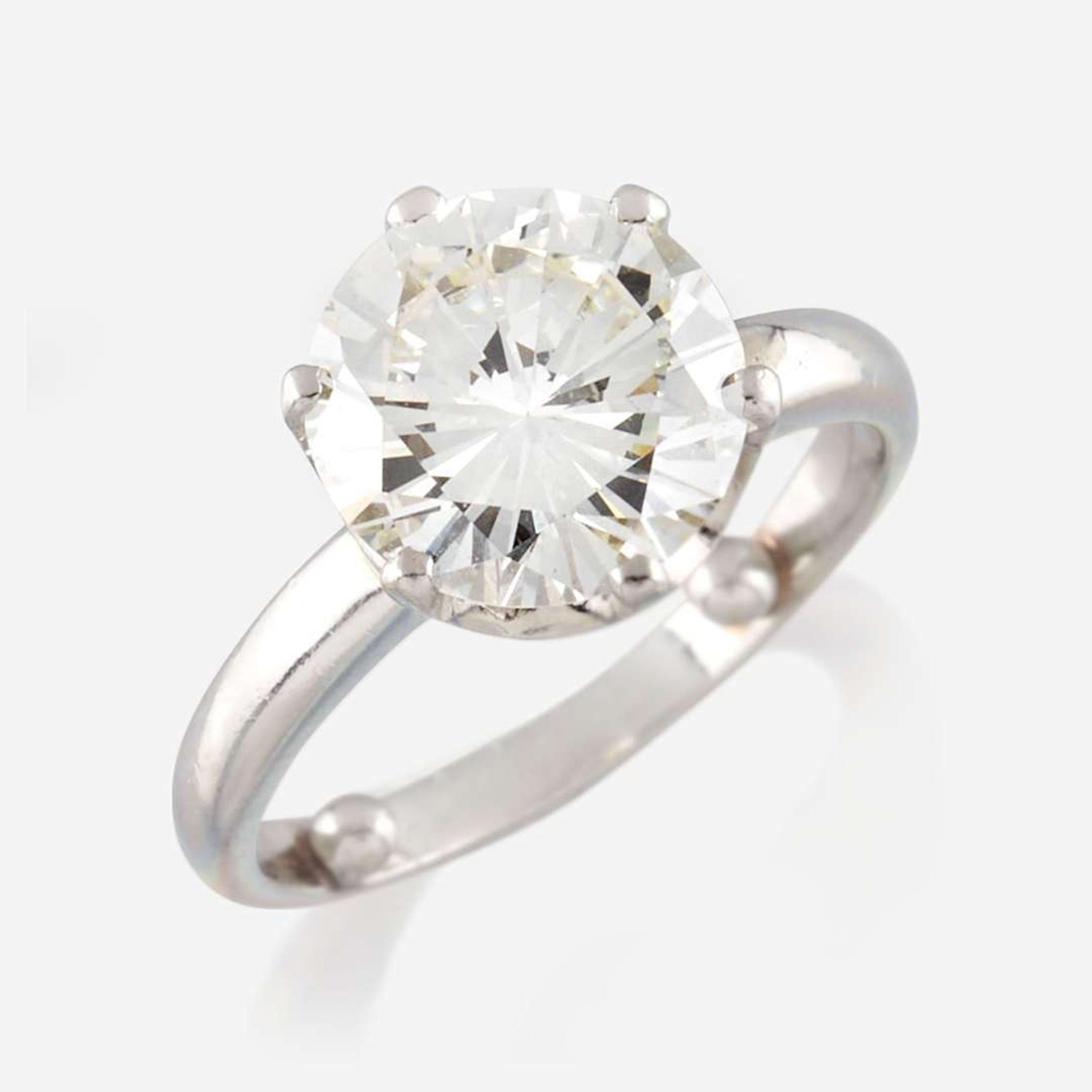 A diamond solitaire