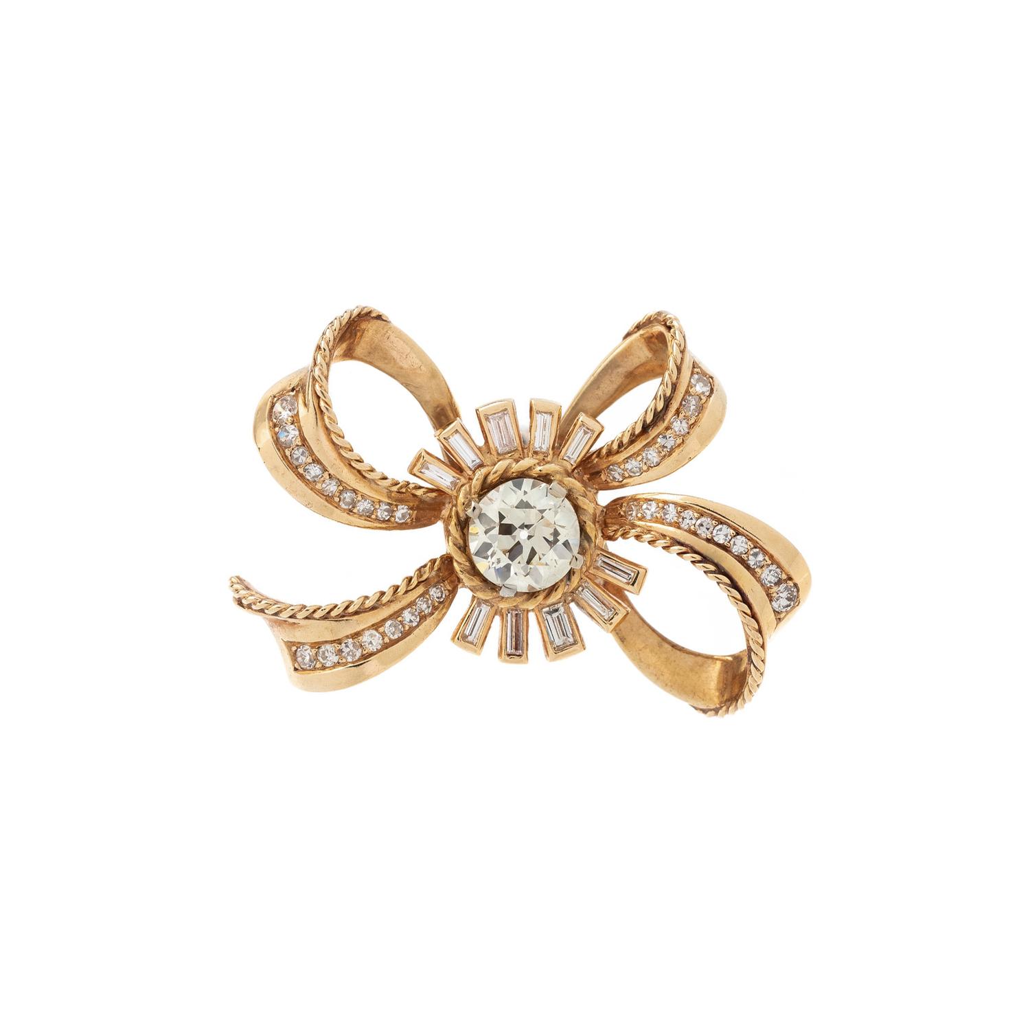 YELLOW GOLD AND DIAMOND BROOCH
