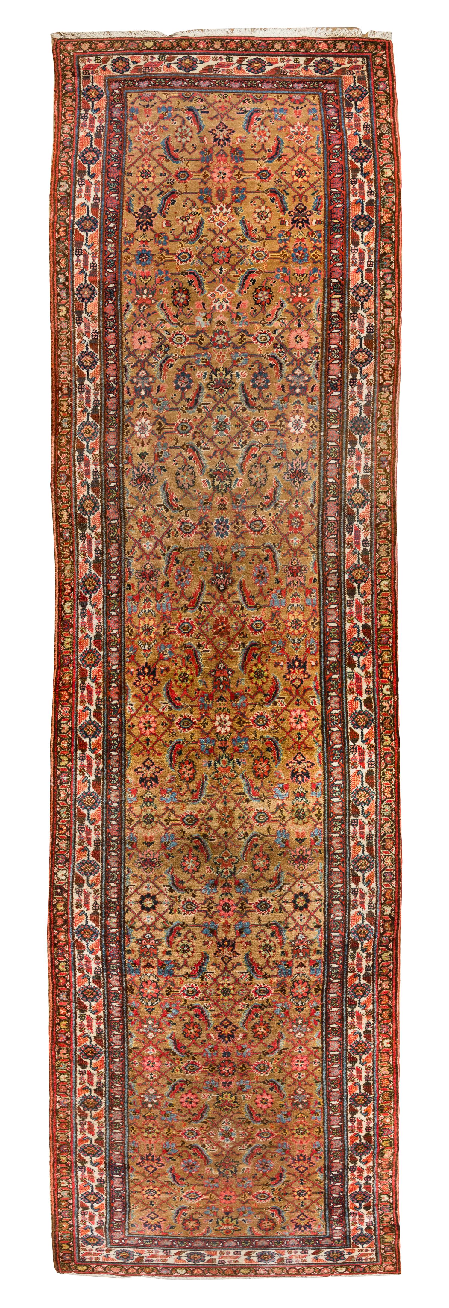 A Serab Wool Runner 15 feet x 3 feet 4 inches. — 20TH CENTURY