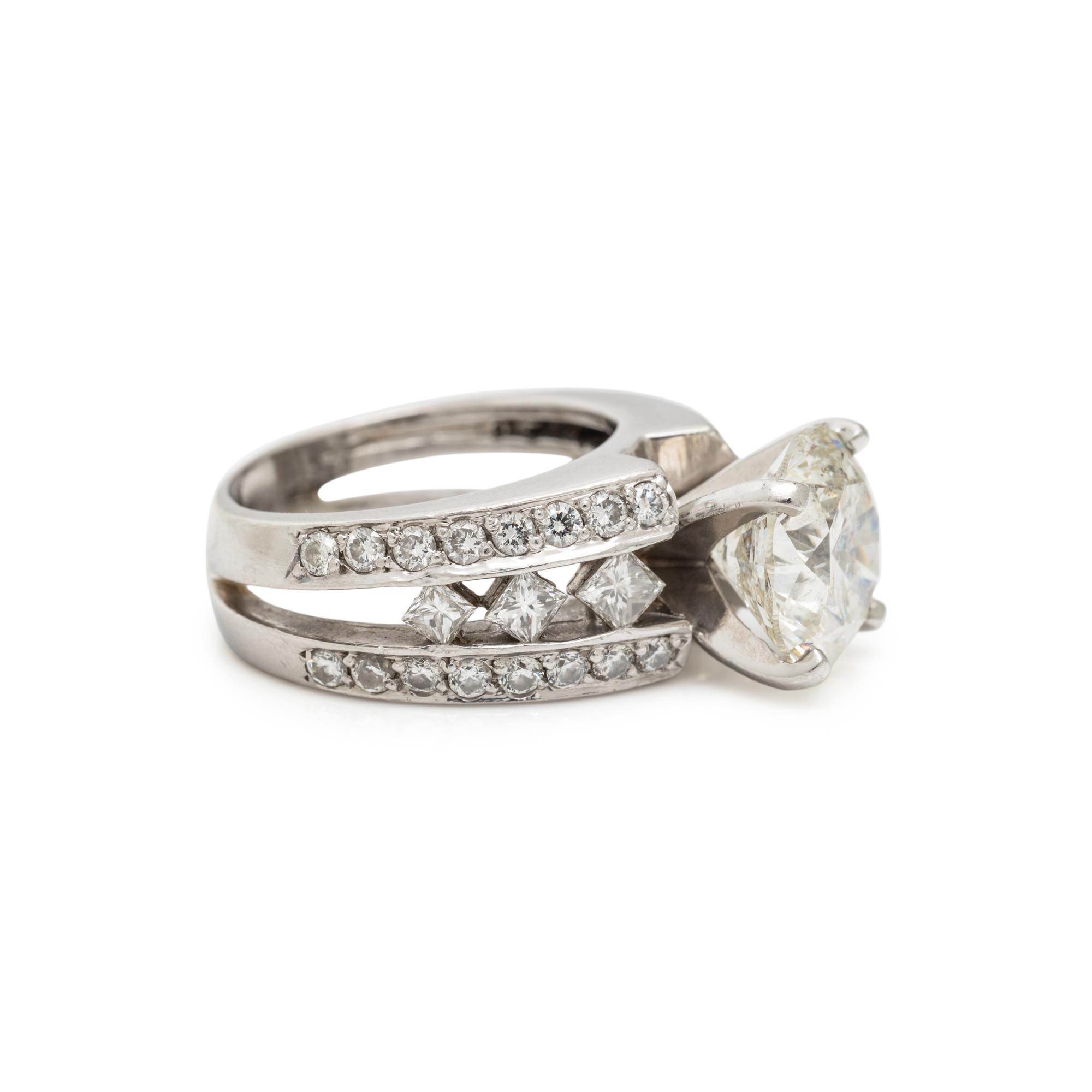 DIAMOND RING