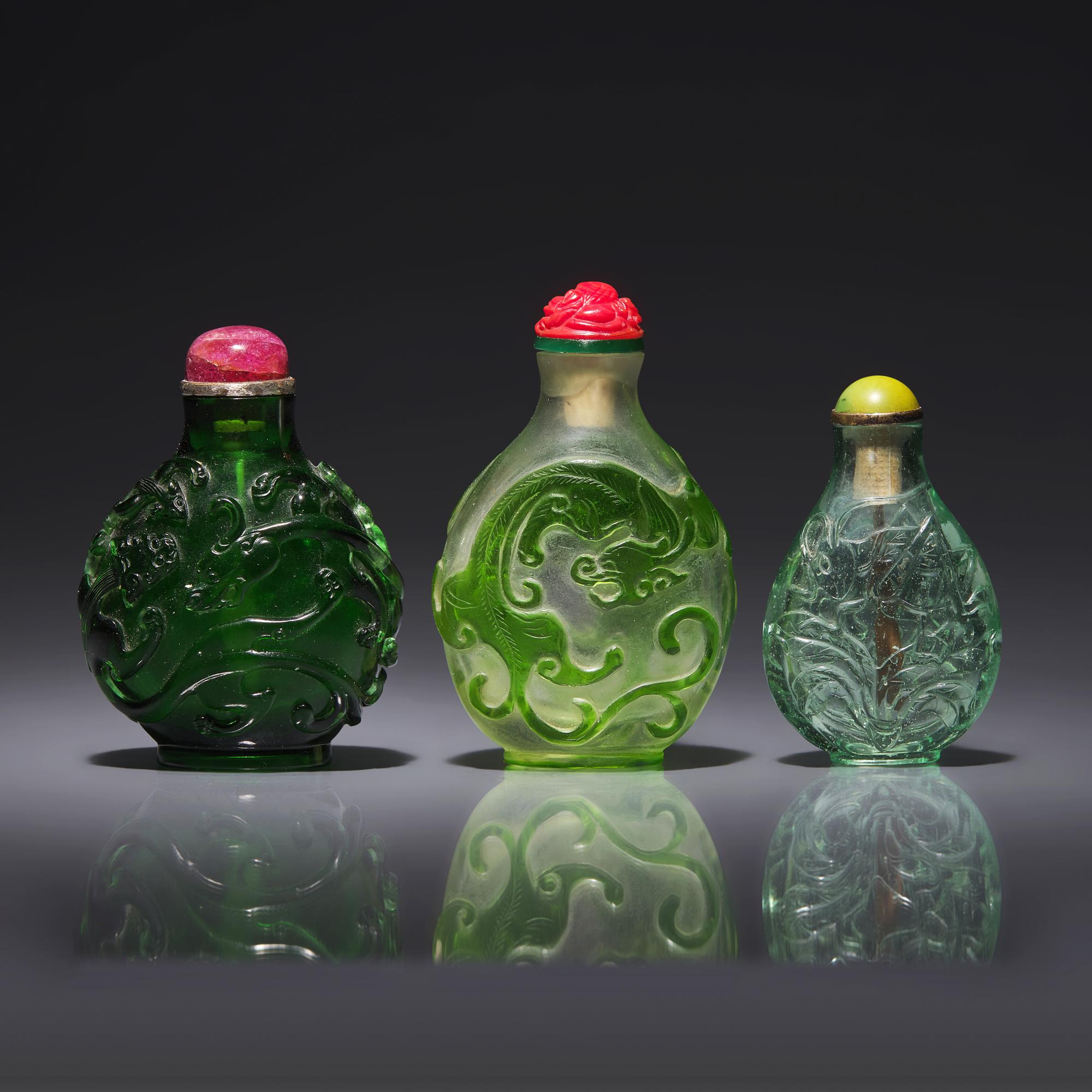 Three Chinese Carved Green Glass Snuff Bottles 綠料鼻烟壺三支