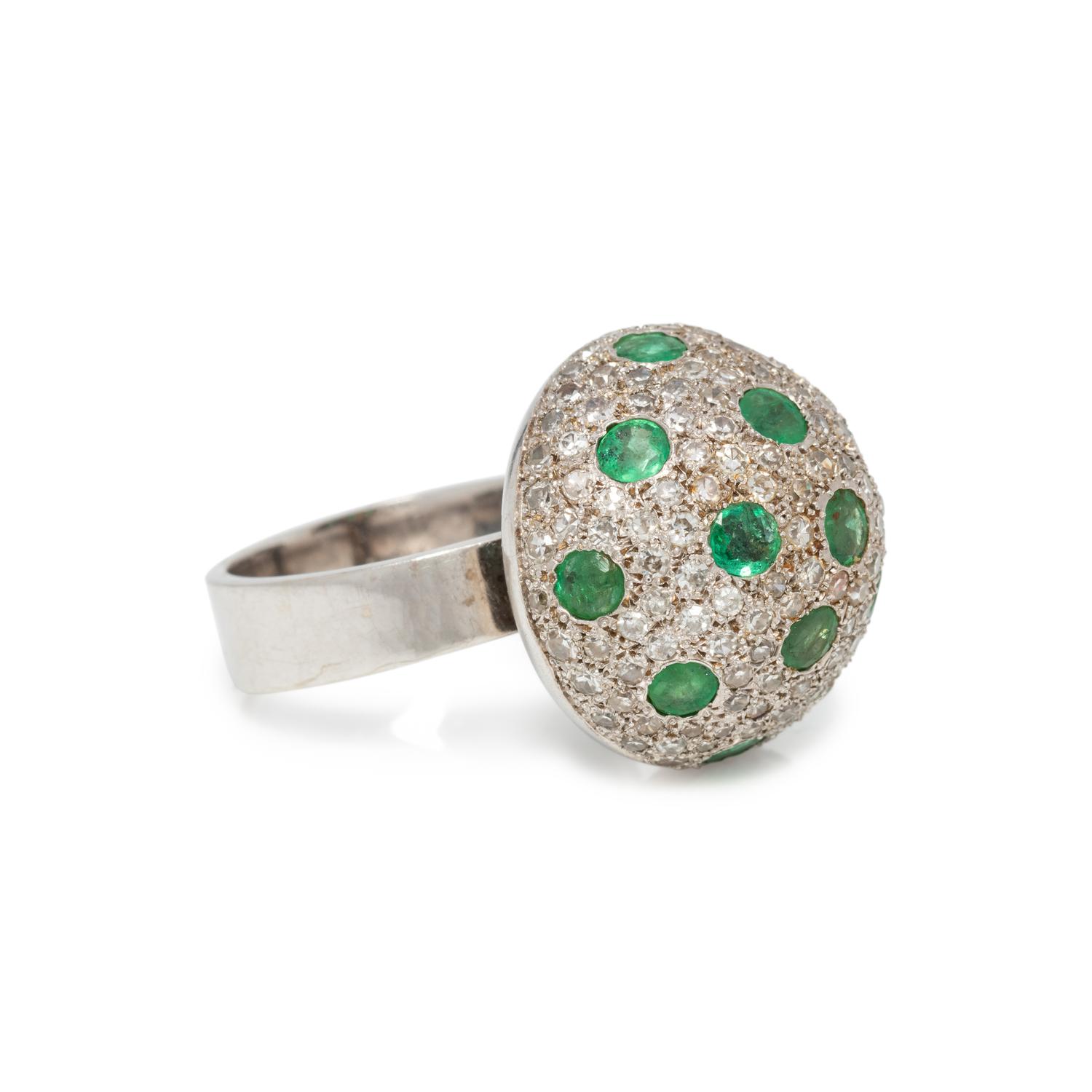 EMERALD AND DIAMOND RING