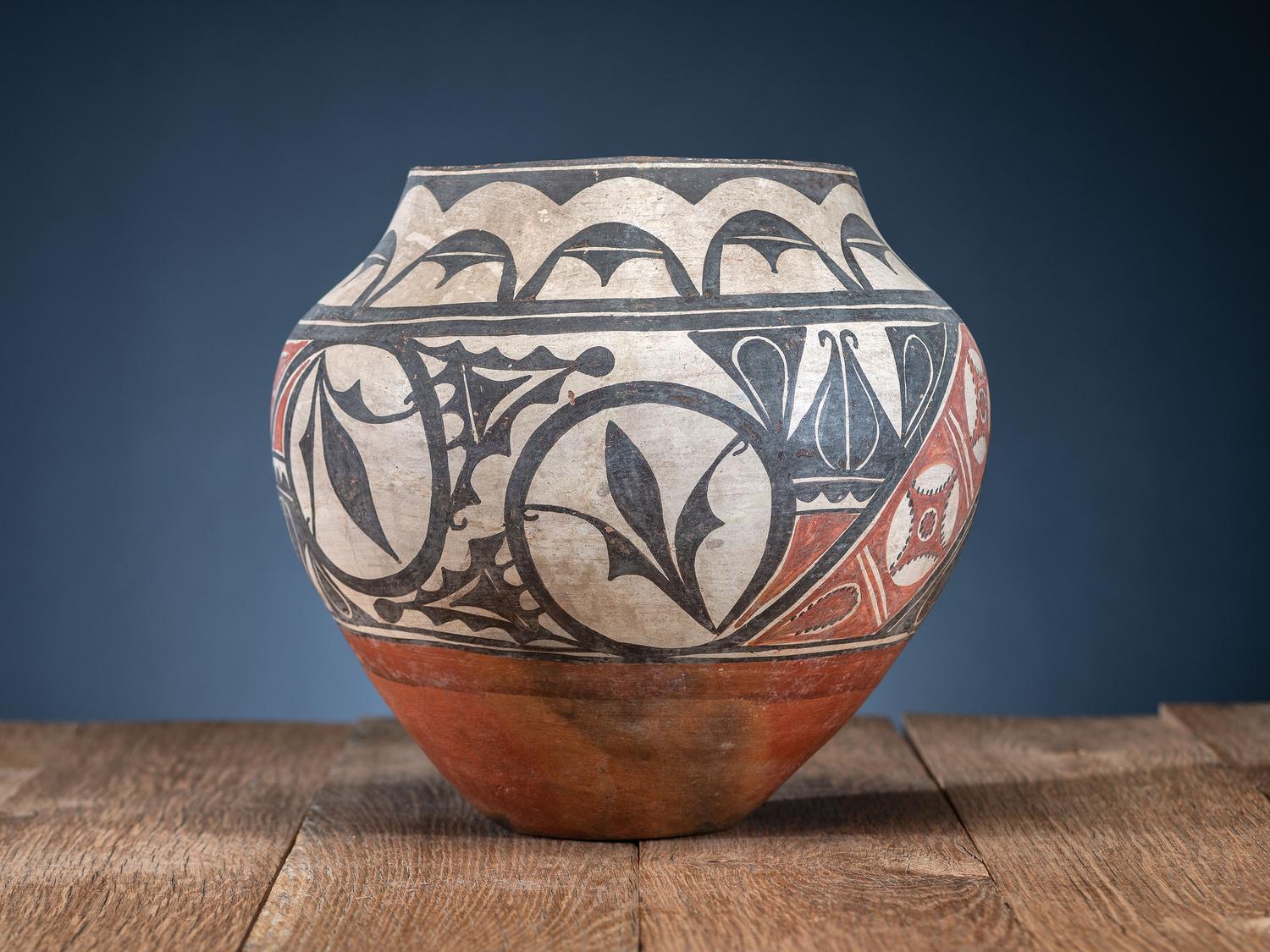 Zia Polychrome Trios Pottery Jar