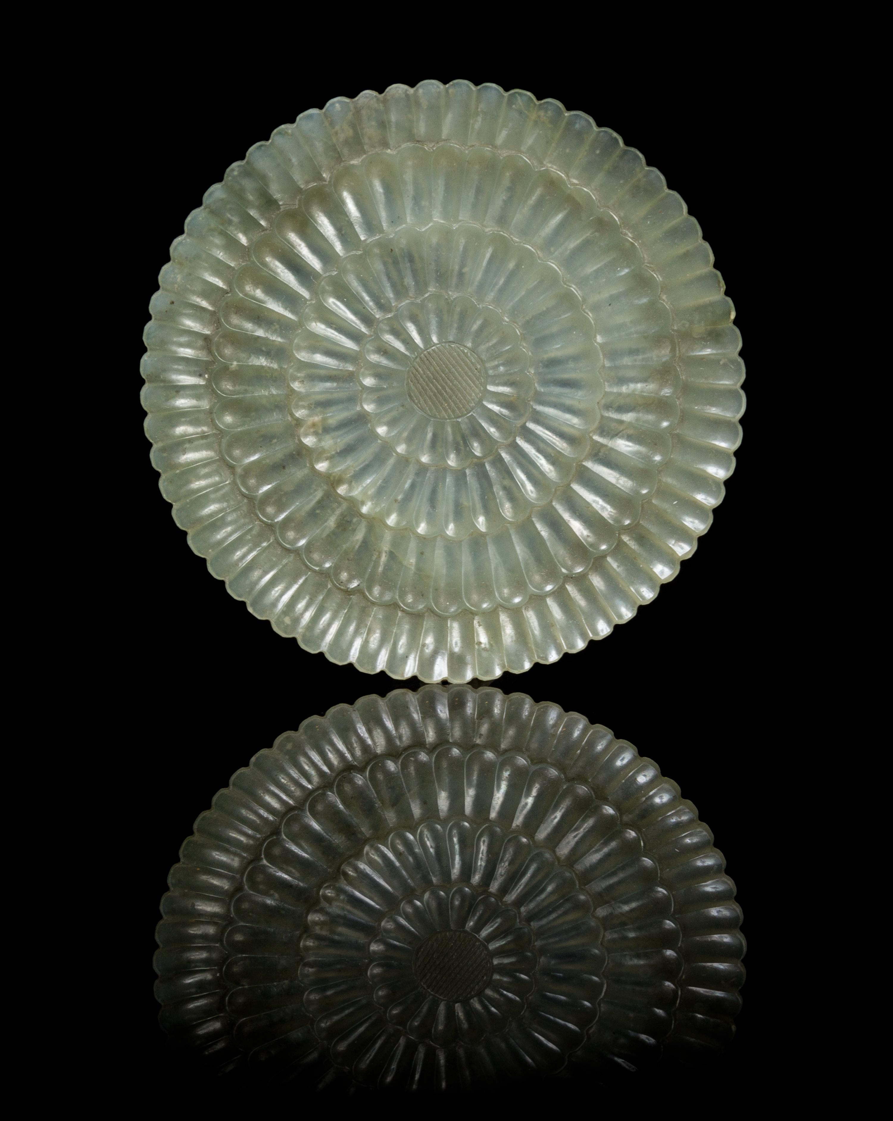 A Chinese Mughal Jade Chrysanthemum Dish 18TH/19TH CENTURY Diameter 3 1/2 inches. — 18TH/19TH CENTURY