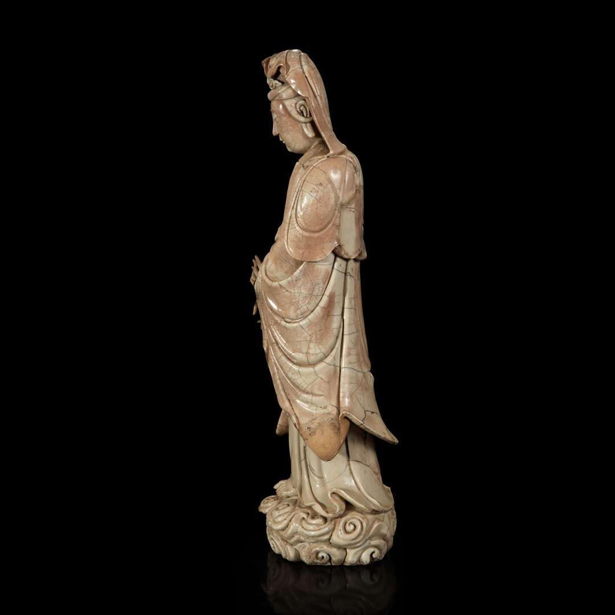 An exceptionally large Dehua blanc de Chine figure of Guanyin 德化窑观音像 Qing dynasty or earlier ????
