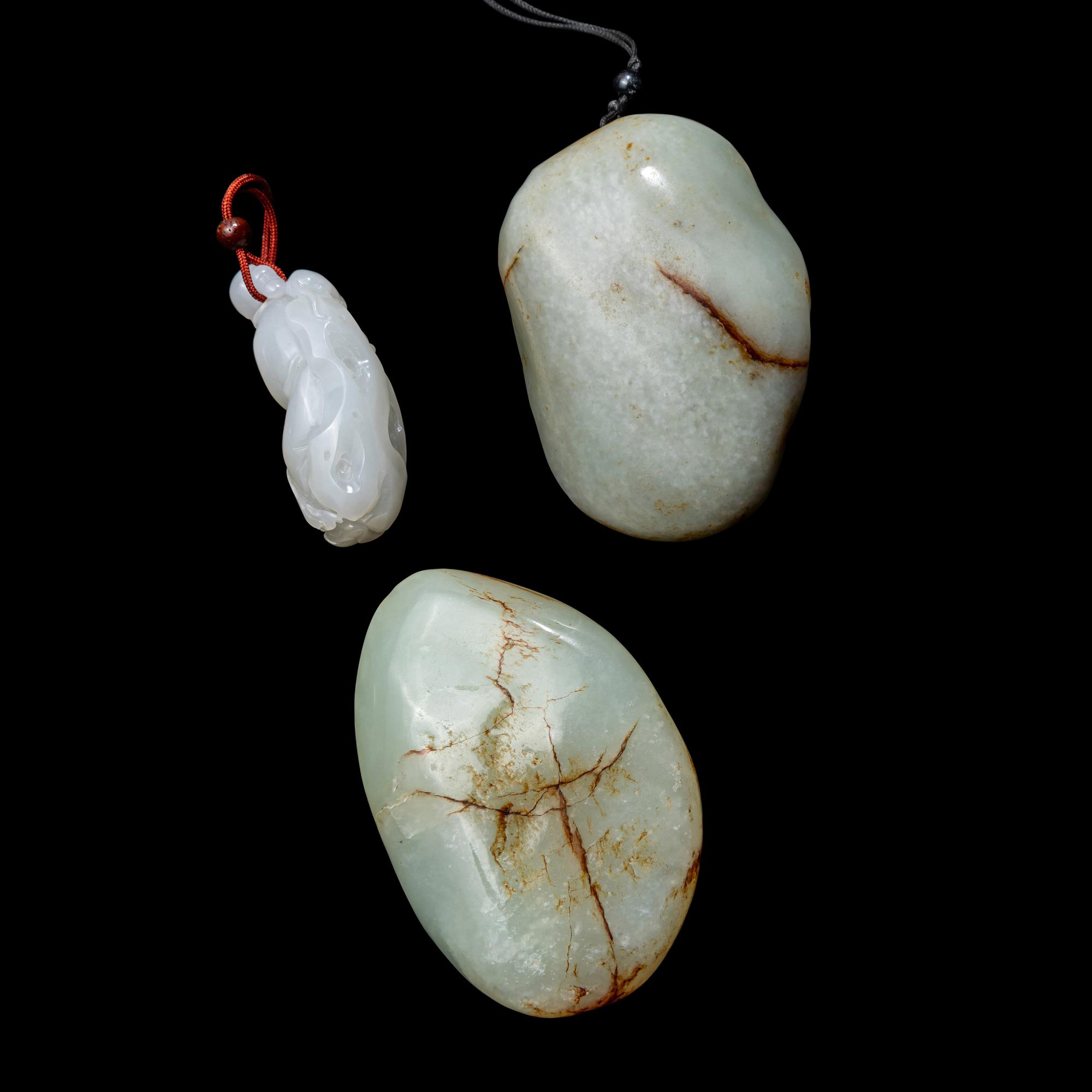 Three Chinese White Jade Carvings, 20th Century 近代 青白玉把件三枚