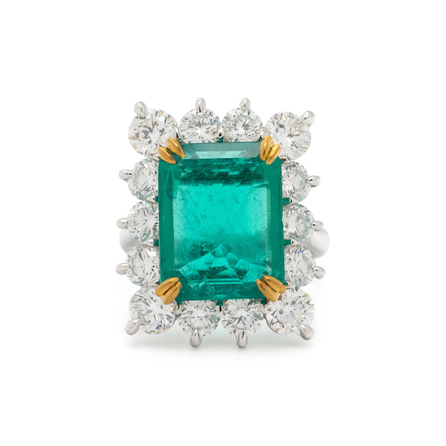 COLOMBIAN EMERALD AND DIAMOND RING