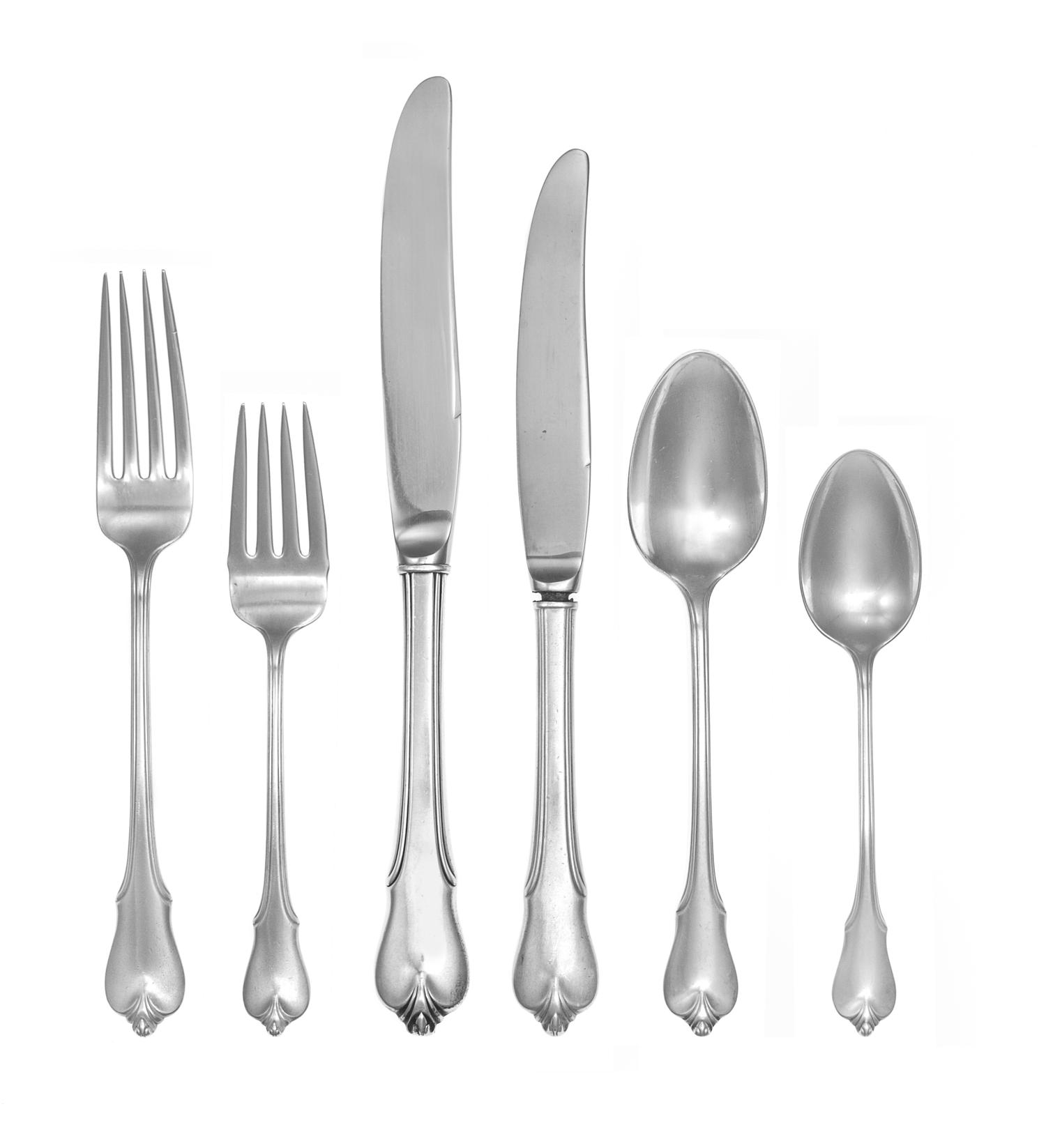 An American Silver Flatware Service, Wallace Silversmiths, Wallingford, CT, Grand Colonial pattern, comprising: 6 dinner knives 6 lunch