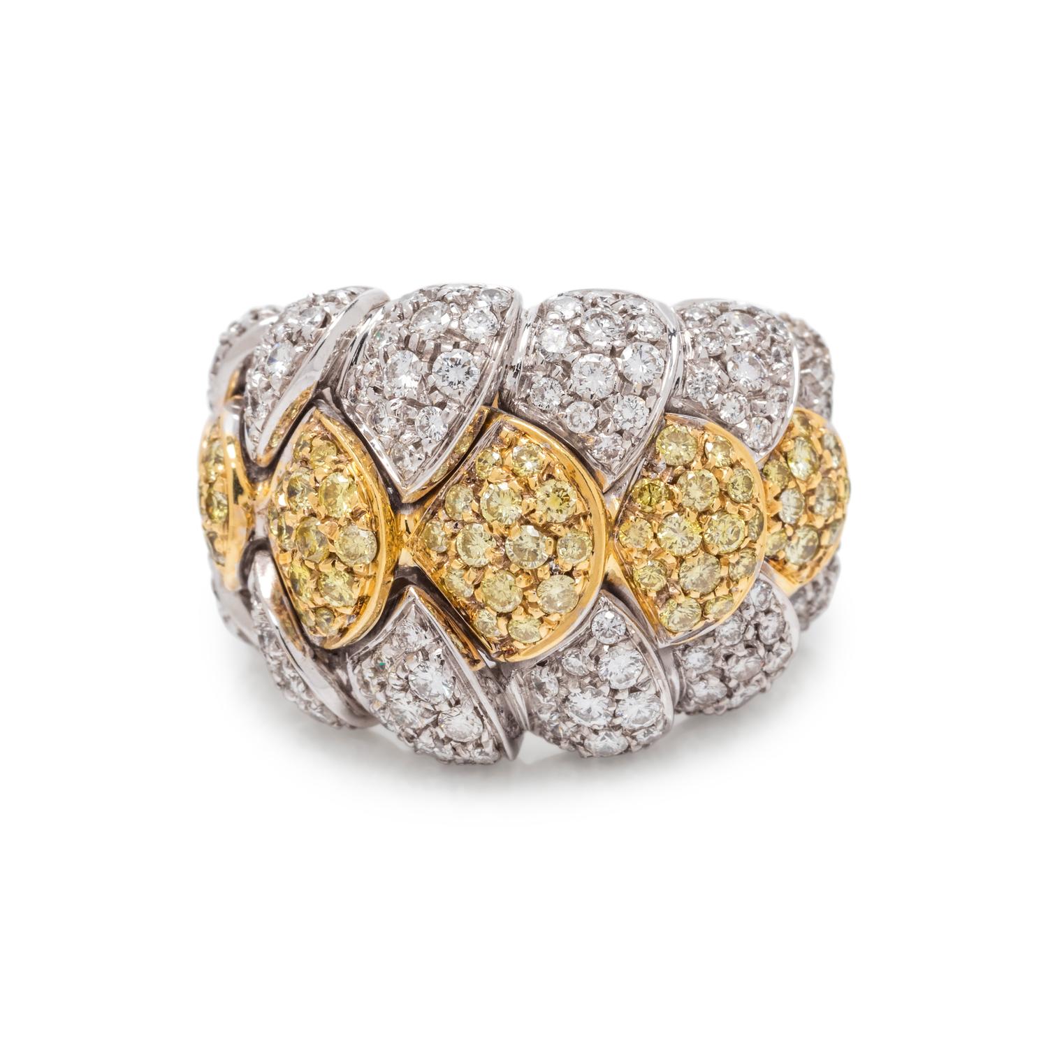 DIAMOND AND COLORED DIAMOND RING