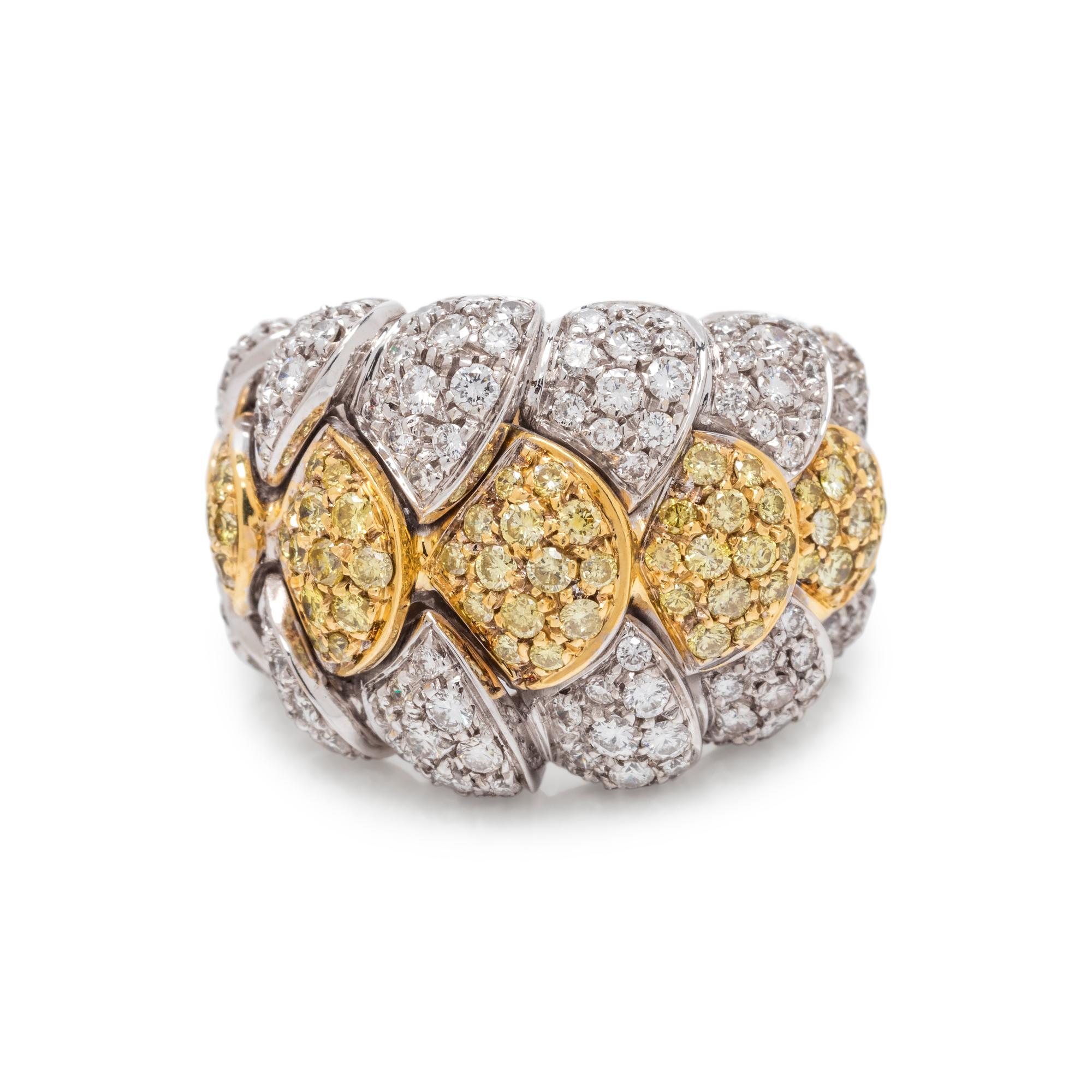 DIAMOND AND COLORED DIAMOND RING
