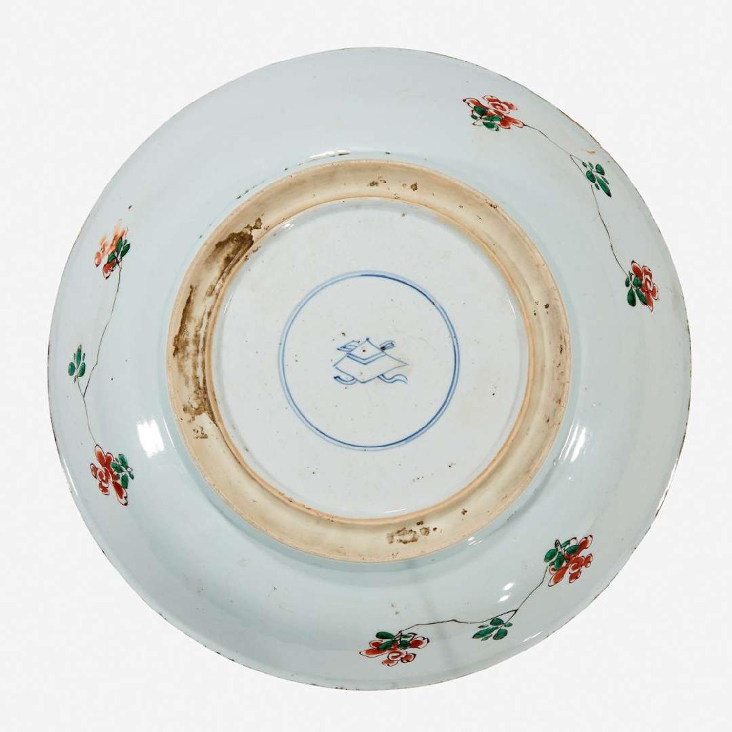 A Chinese famille verte-decorated porcelain "Flower Basket" charger Kangxi period