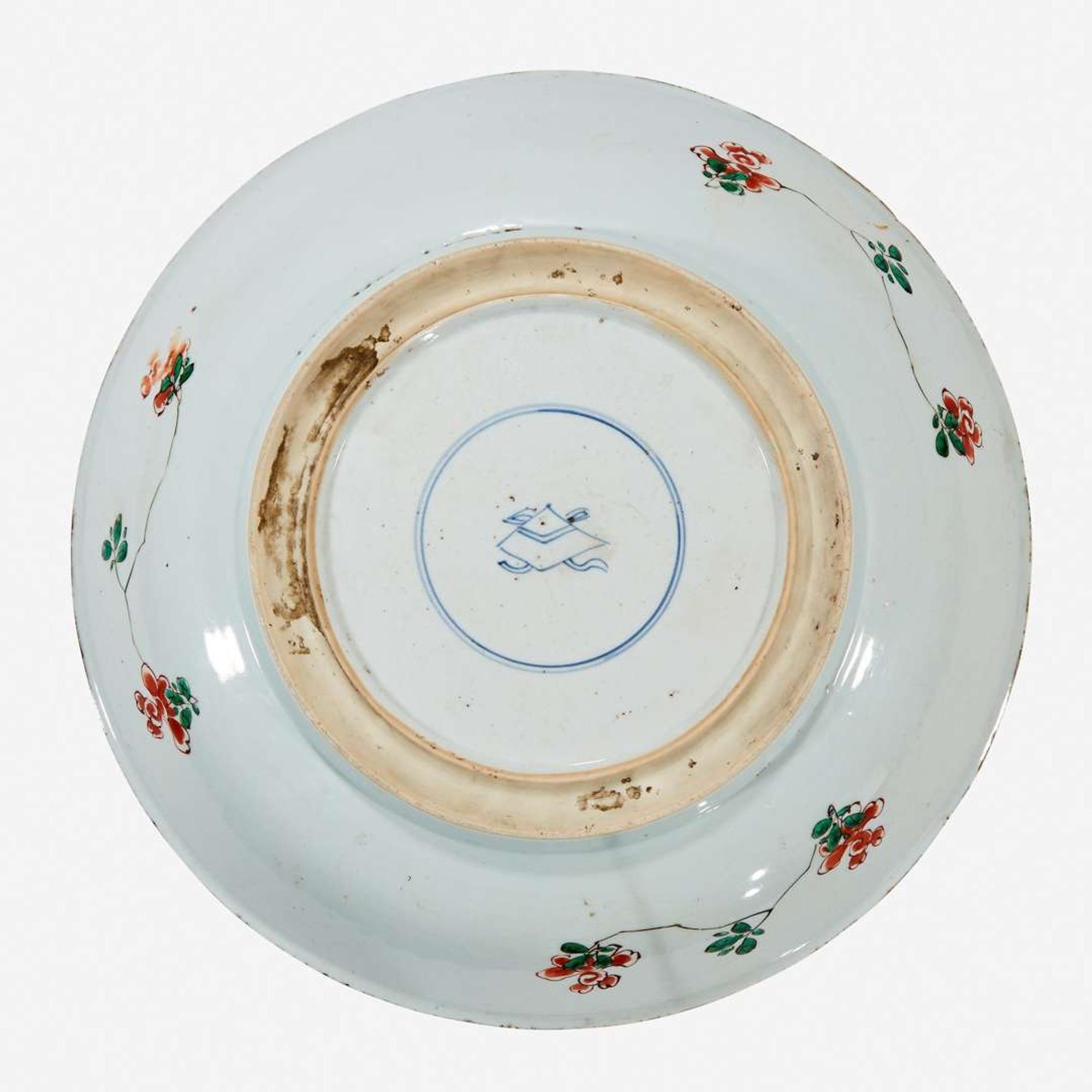 A Chinese famille verte-decorated porcelain "Flower Basket" charger Kangxi period