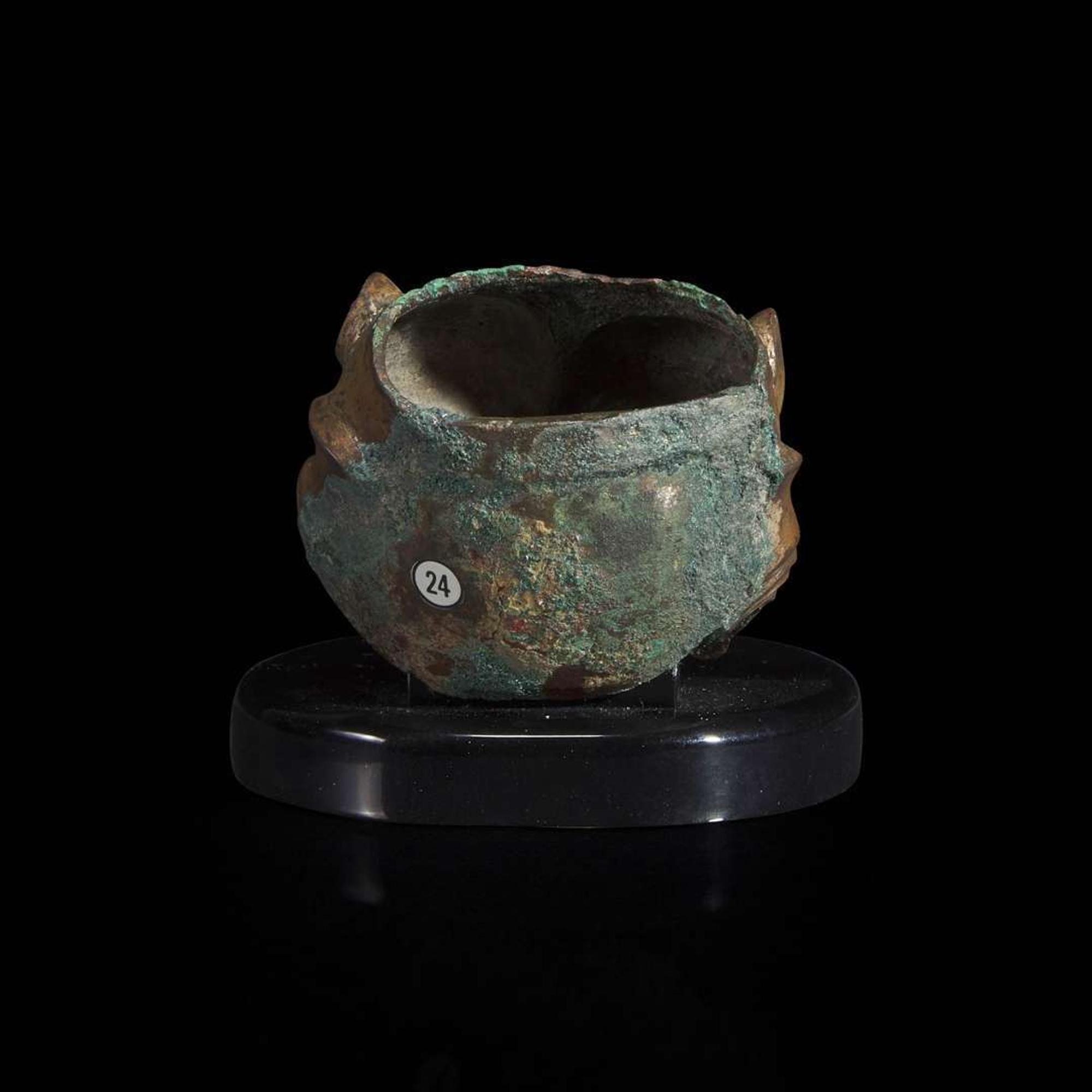 A Chinese gilded bronze feline head fitting 铜鎏金兽首 Warring States/Han dynasty ????