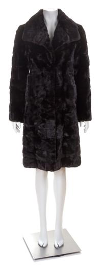 An Oscar de la Renta Brown Mink Coat, Size 4.
