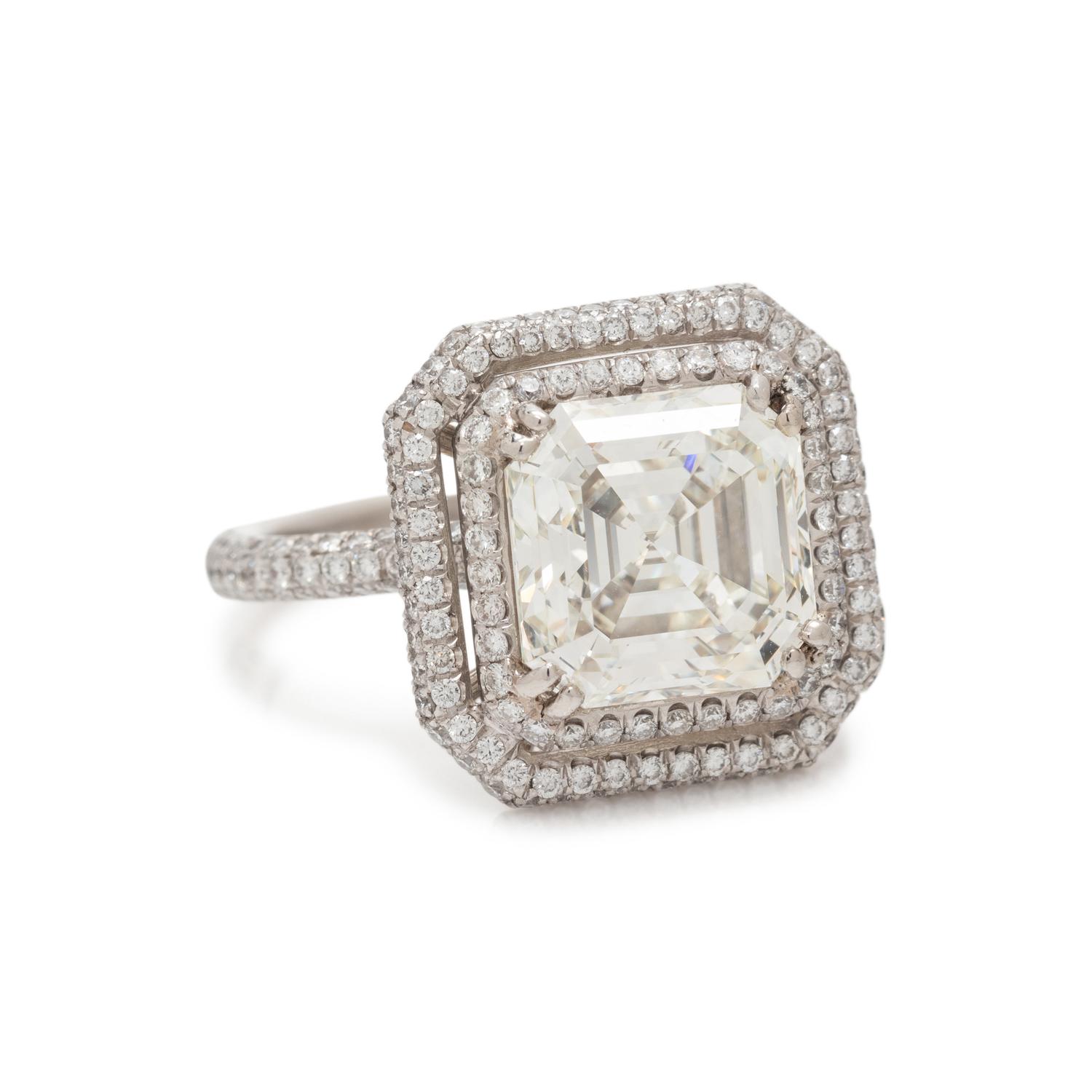 DIAMOND RING