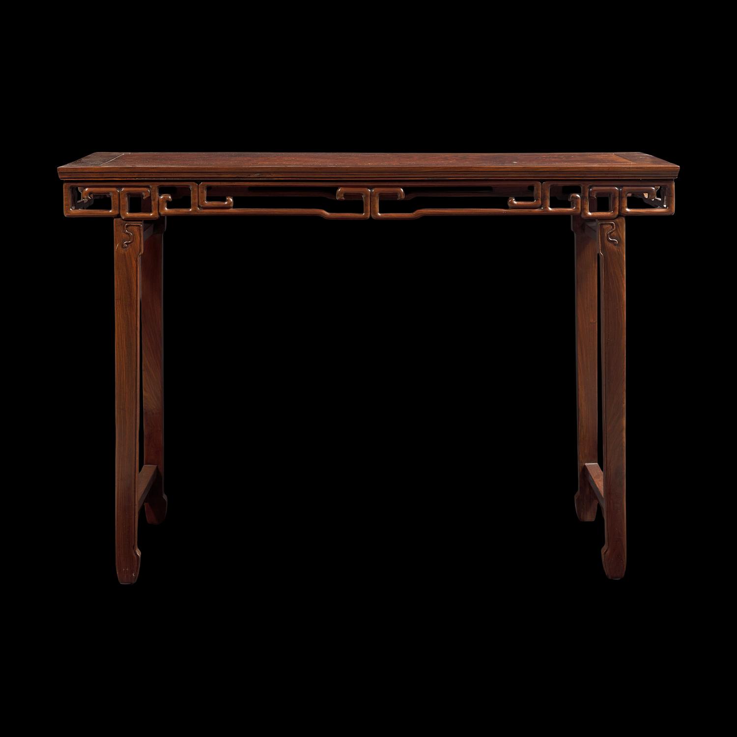A Chinese Hardwood and Huamu Side Table, Bianzhuo , 20th Century 二十世紀 樺木及硬木拐子龍紋邊桌