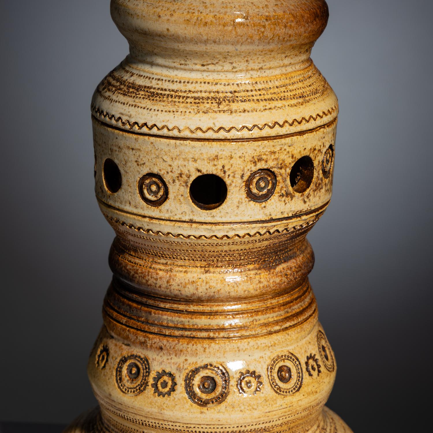 Table lamp