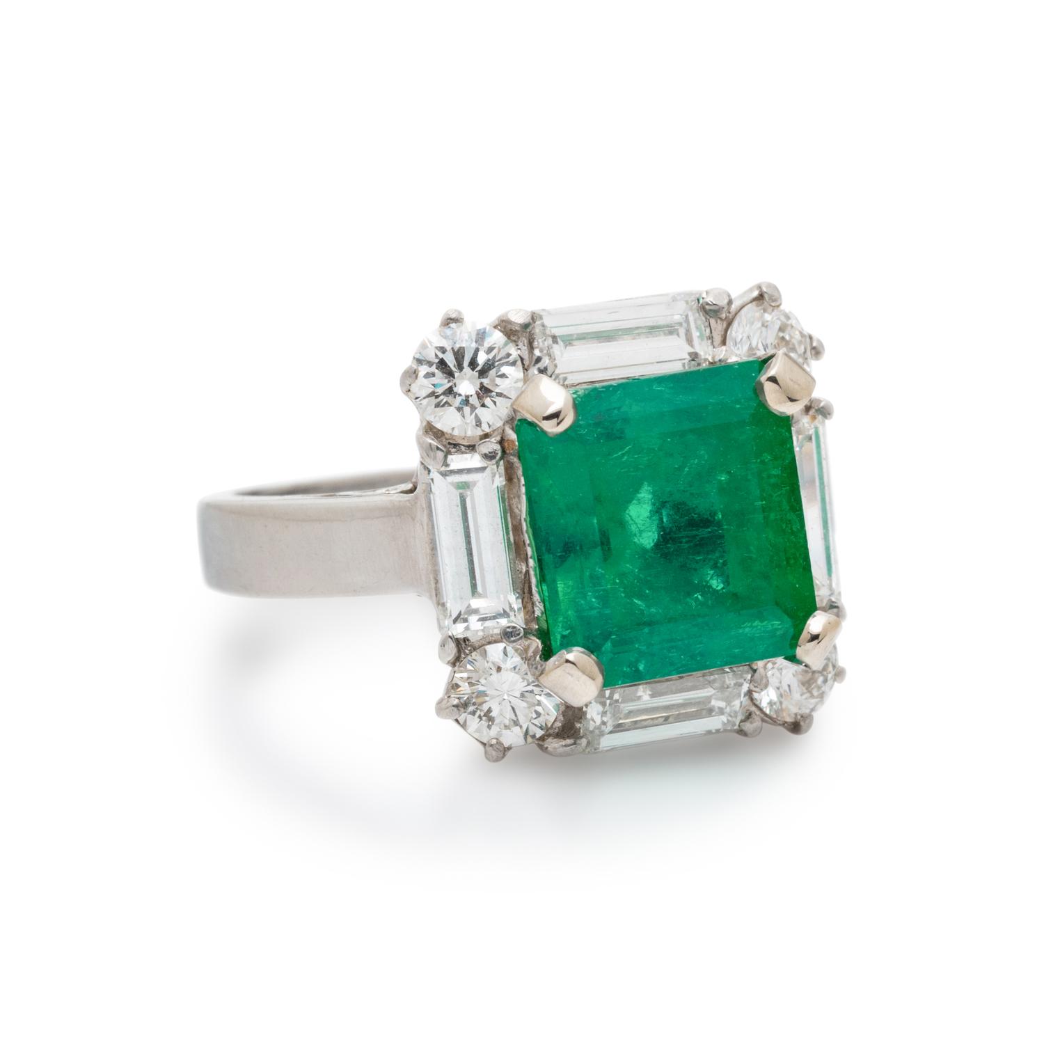 COLOMBIAN EMERALD AND DIAMOND RING