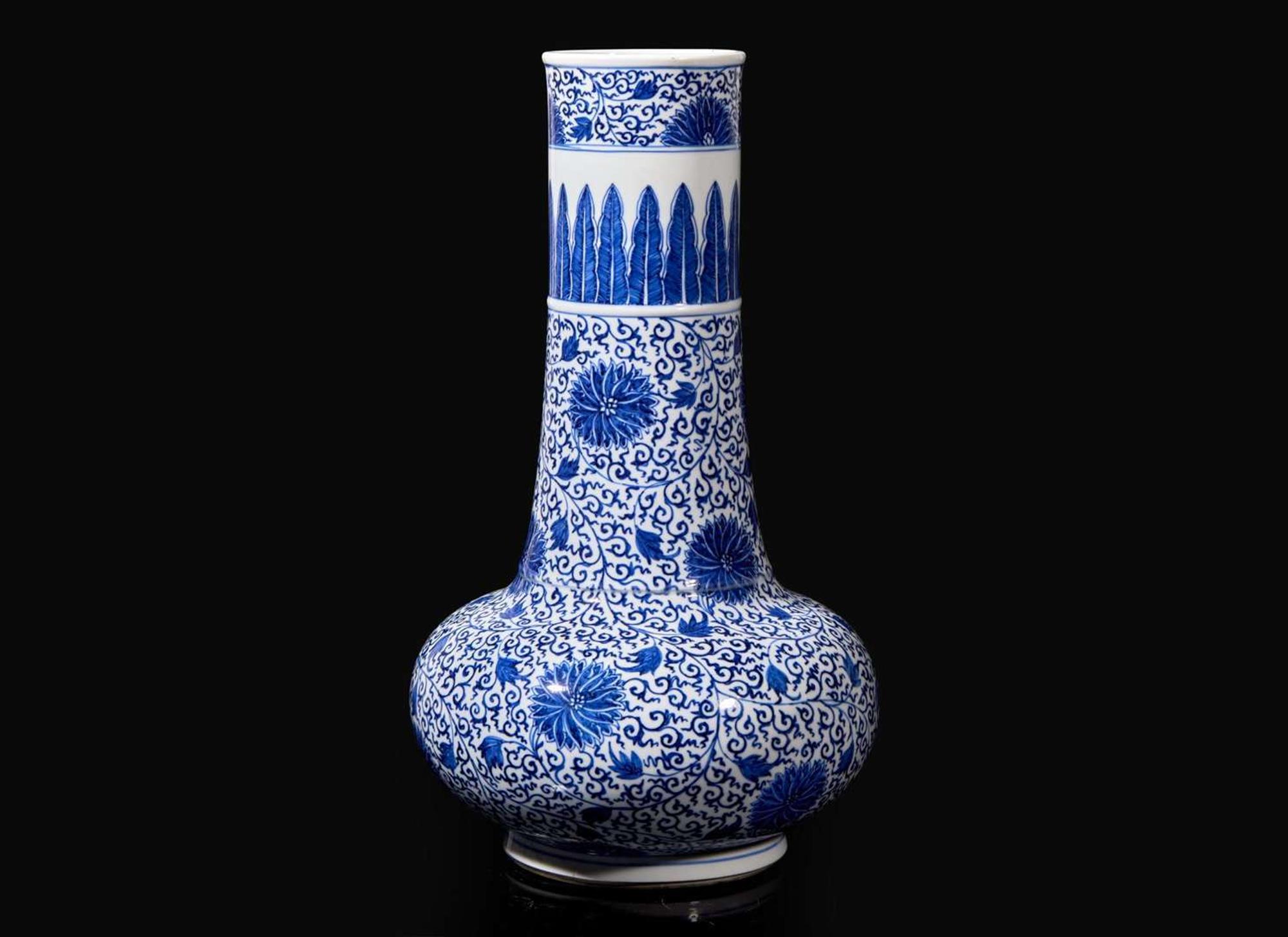 A Chinese blue and white "Lotus" vase, Xuande mark, Kangxi period 纏枝蓮青花瓶 宣德款 清康熙