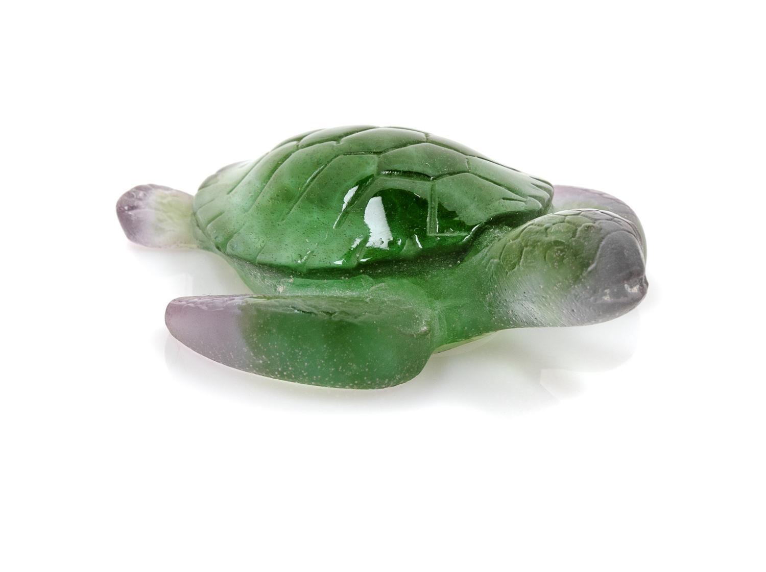 A Daum Turtle Length 2 3/8 inches.