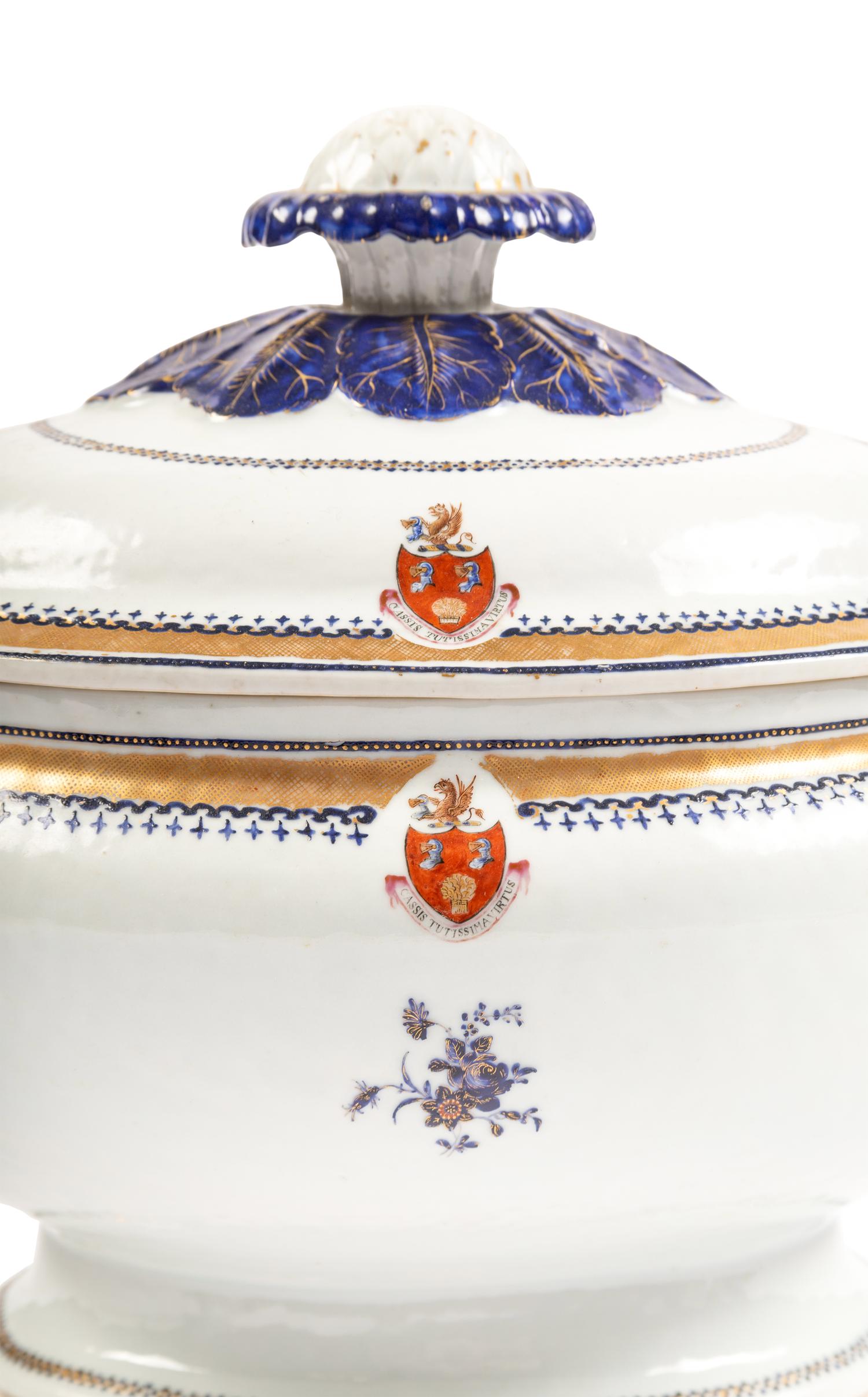 A Chinese Export Porcelain Soup Tureen and Platter