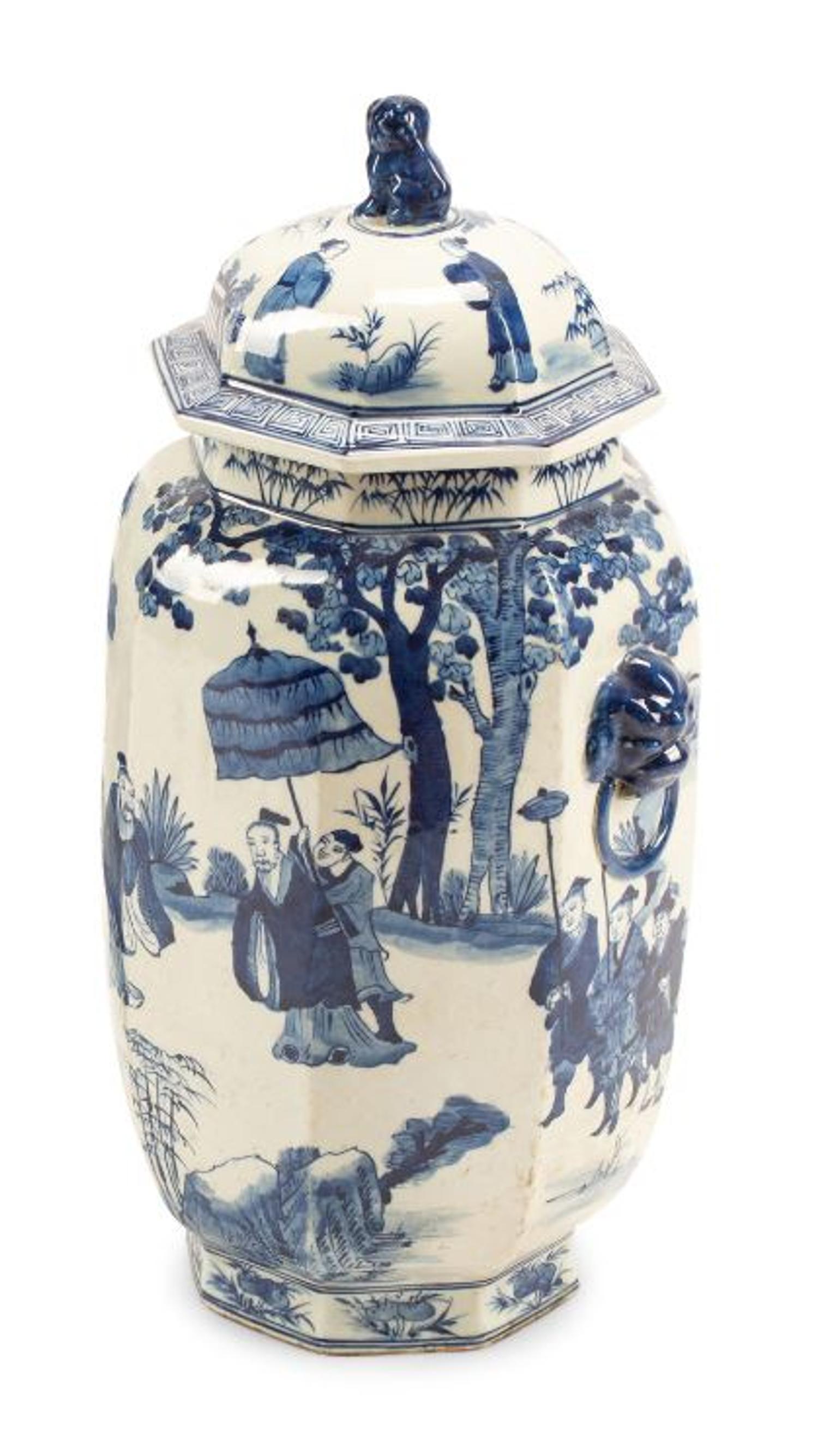 A Chinese Export Blue and White Porcelain Jar