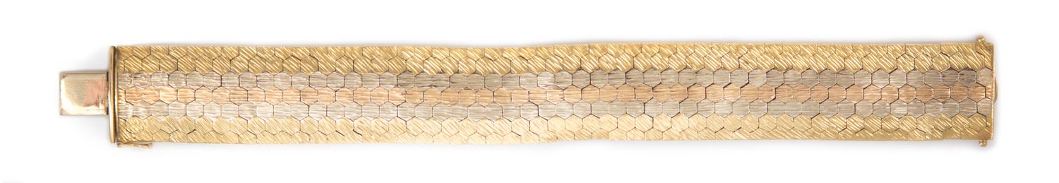 A Vintage 18 Karat Tricolor Gold Bracelet, Italian, 43.20 dwts.