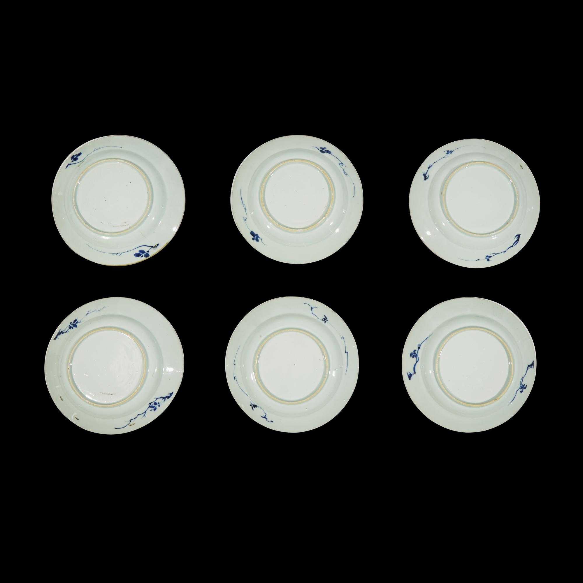 Eleven Chinese Blue and White 'Chess Players' Porcelain Plates, Kangxi Period 清康熙 青花外銷對弈圖賞盤十一件