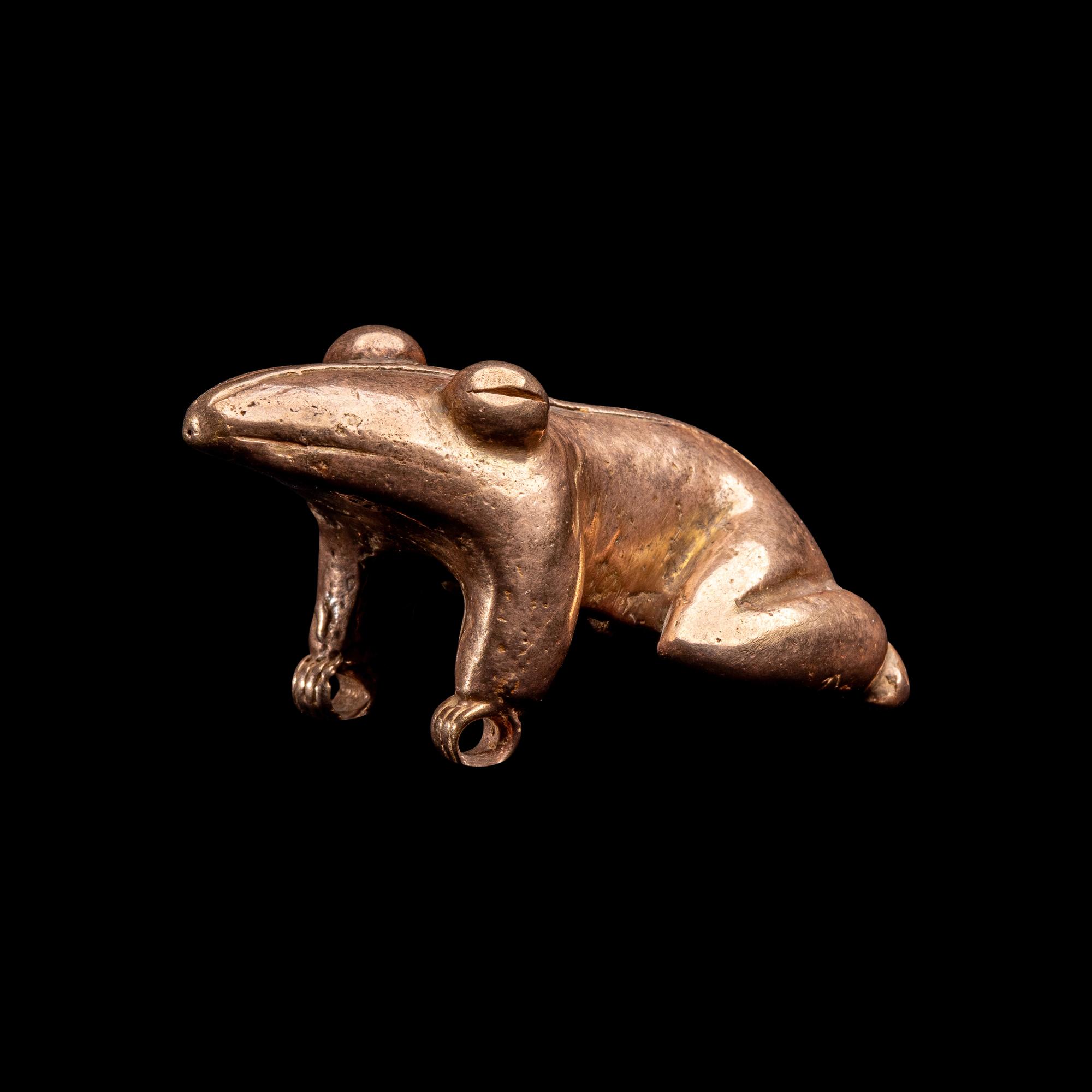 A Veraguas Tumbaga Crouching Frog