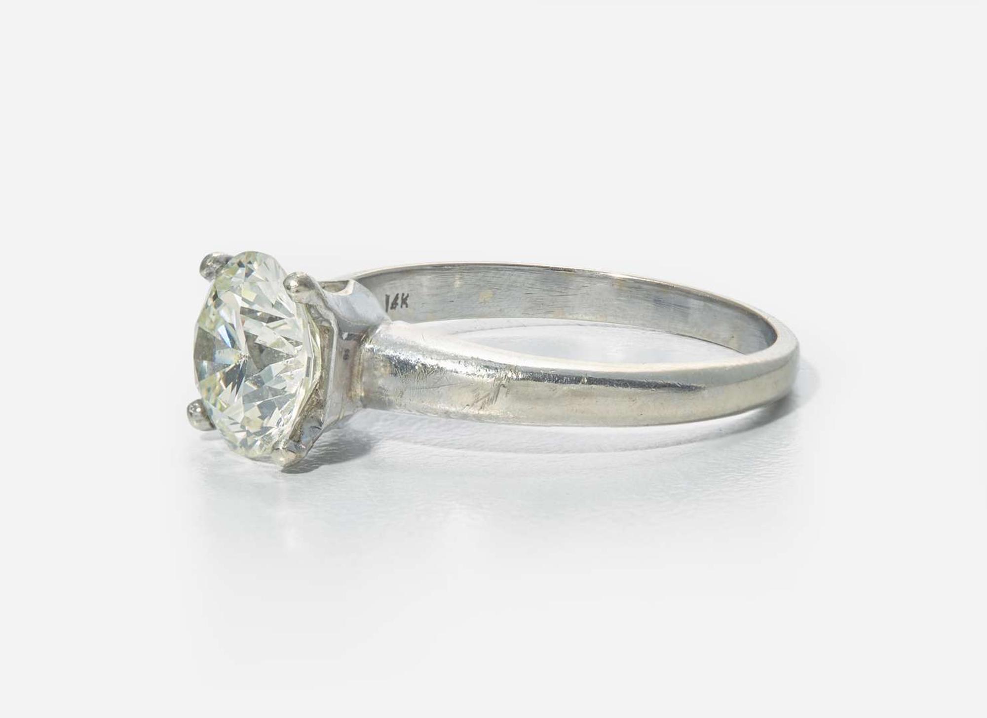 A Ladies 14K White Gold Solitaire Ring with 2.65 Carat Round Brilliant-Cut Diamond, GIA Certified