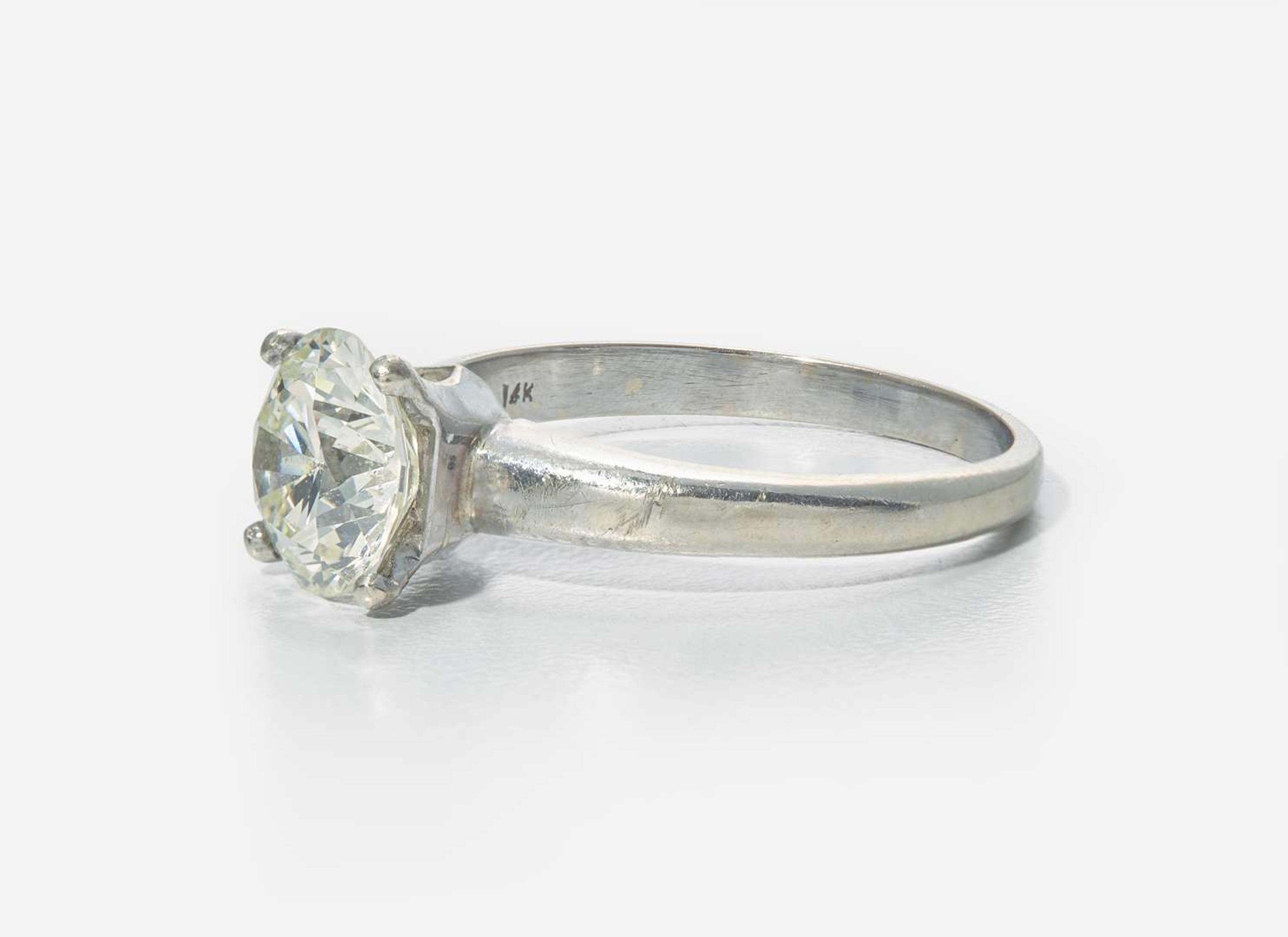 A Ladies 14K White Gold Solitaire Ring with 2.65 Carat Round Brilliant-Cut Diamond, GIA Certified