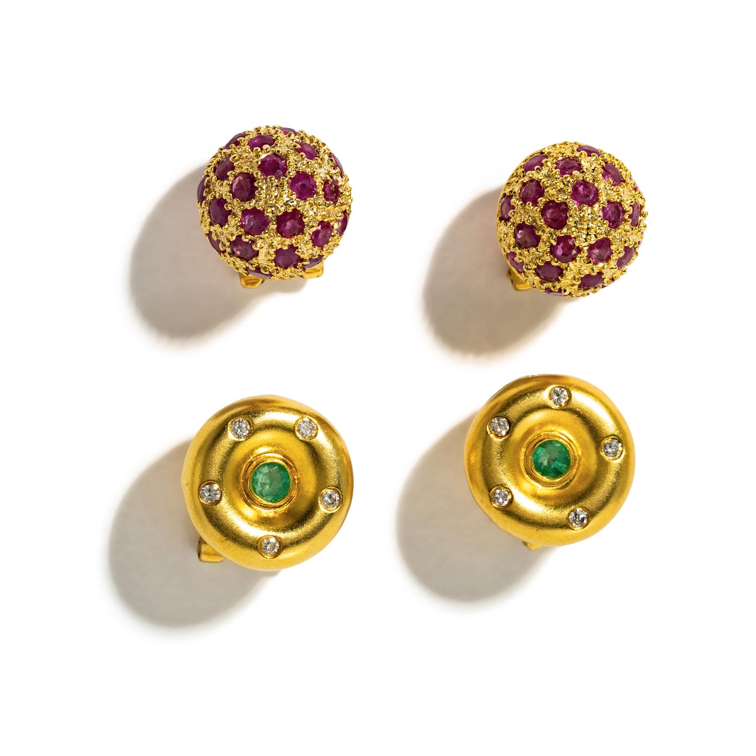 TWO PAIRS OF YELLOW GOLD AND MULTIGEM EARRINGS