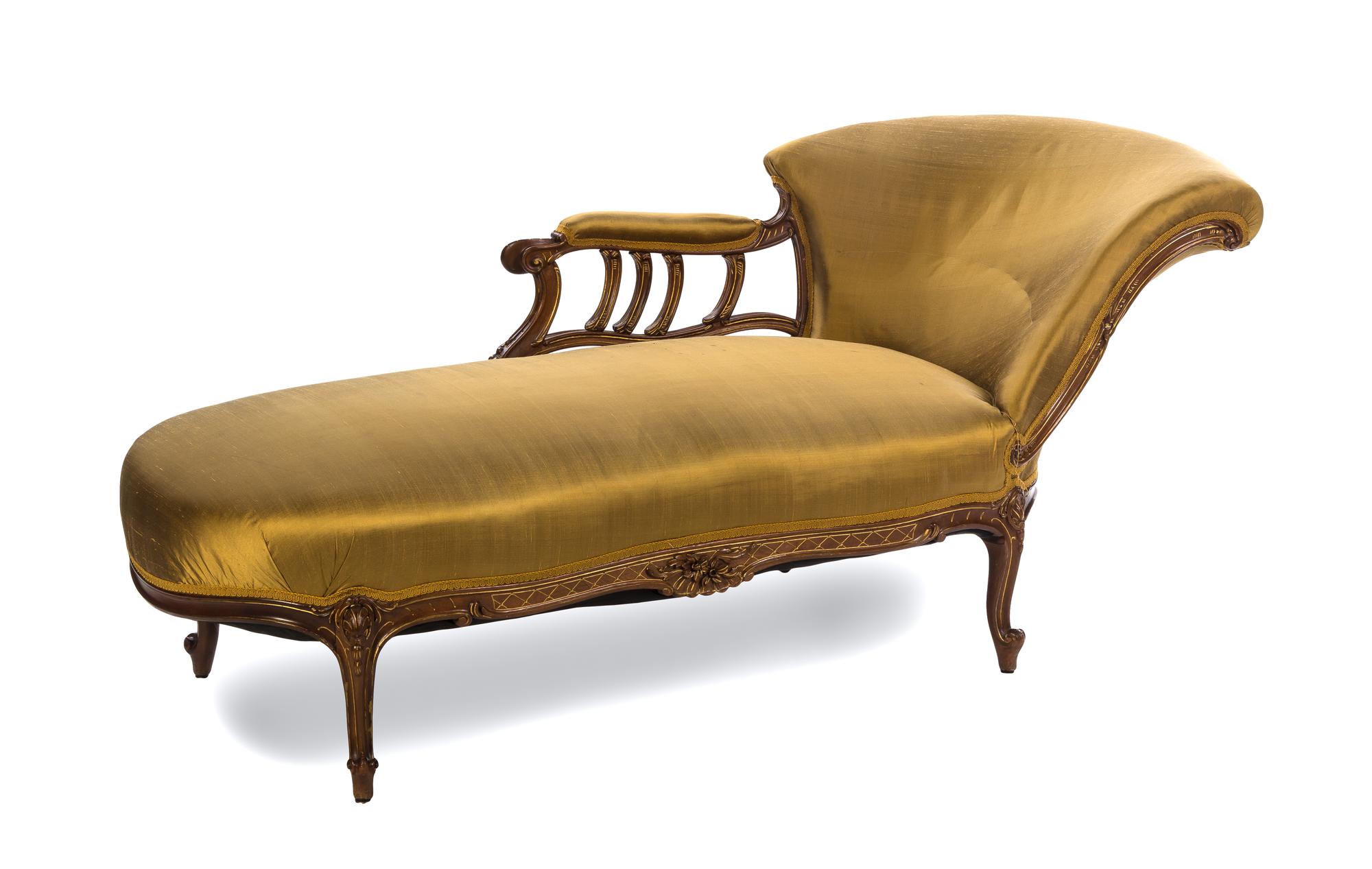 A Louis XV Style Walnut Recamier EARLY 20TH CENTURY Width overall 70 inches. — EARLY 20TH CENTURY