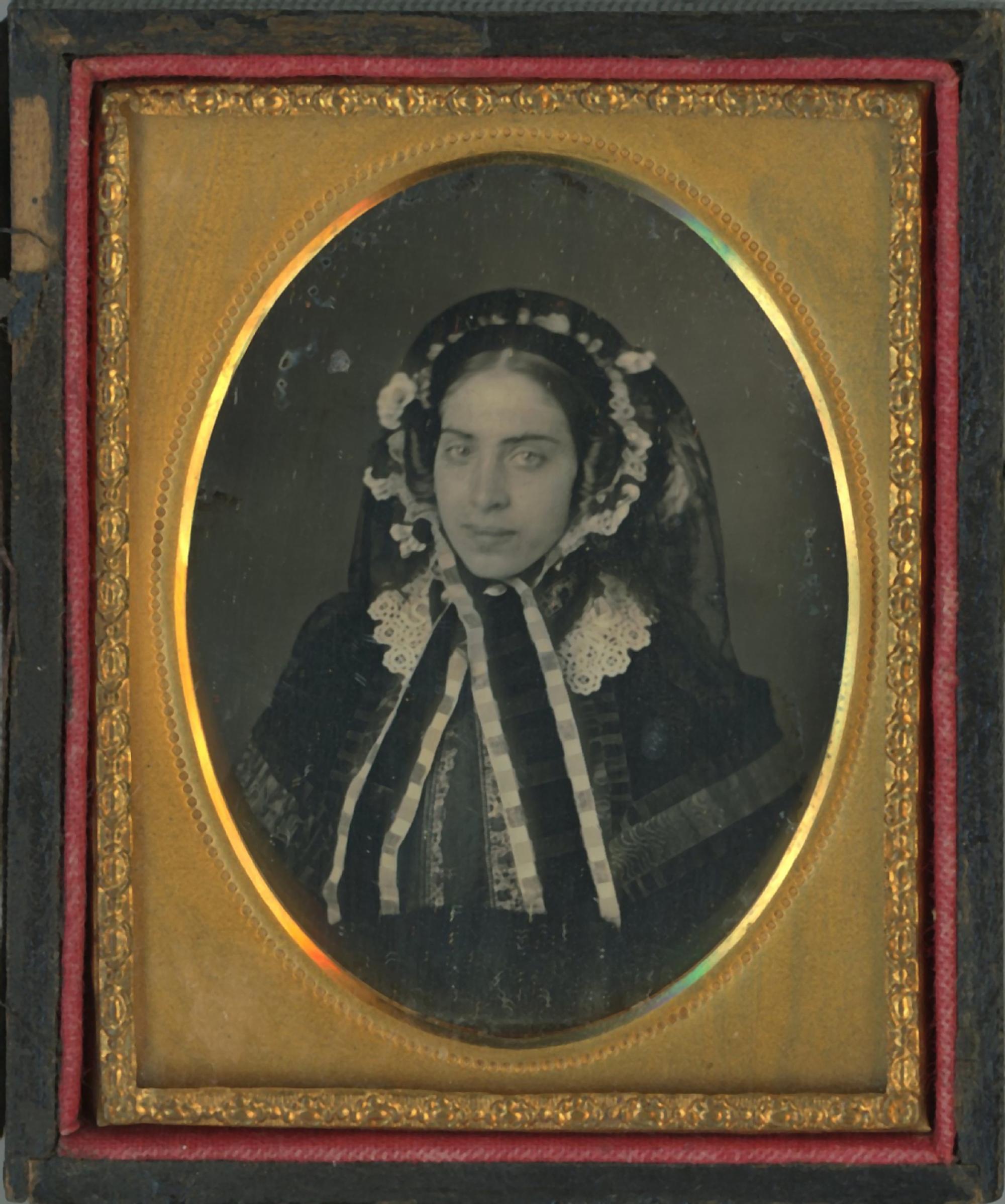 [Daguerreotype] Three Victorian Beauties