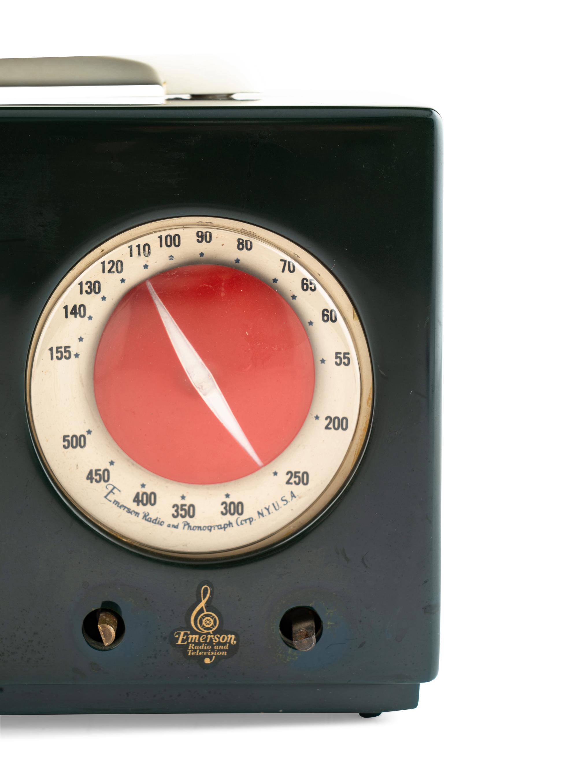 An Emerson Patriot Aristocrat 400 Radio