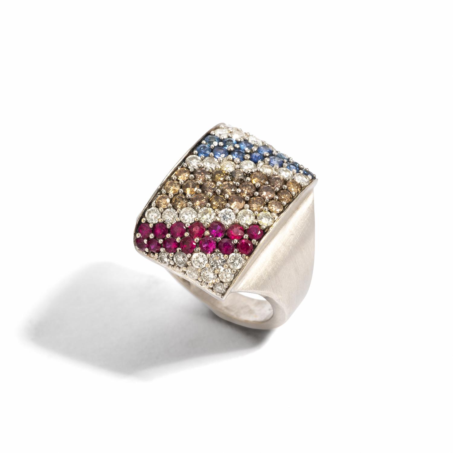 WHITE GOLD AND MULTIGEM RING