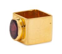 An 18 Karat Yellow Gold and Garnet Ring, Cartier,
