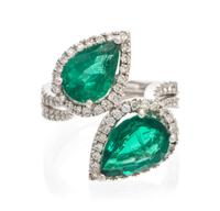 An 18 Karat White Gold, Emerald and Diamond Ring, 8.00 dwts.