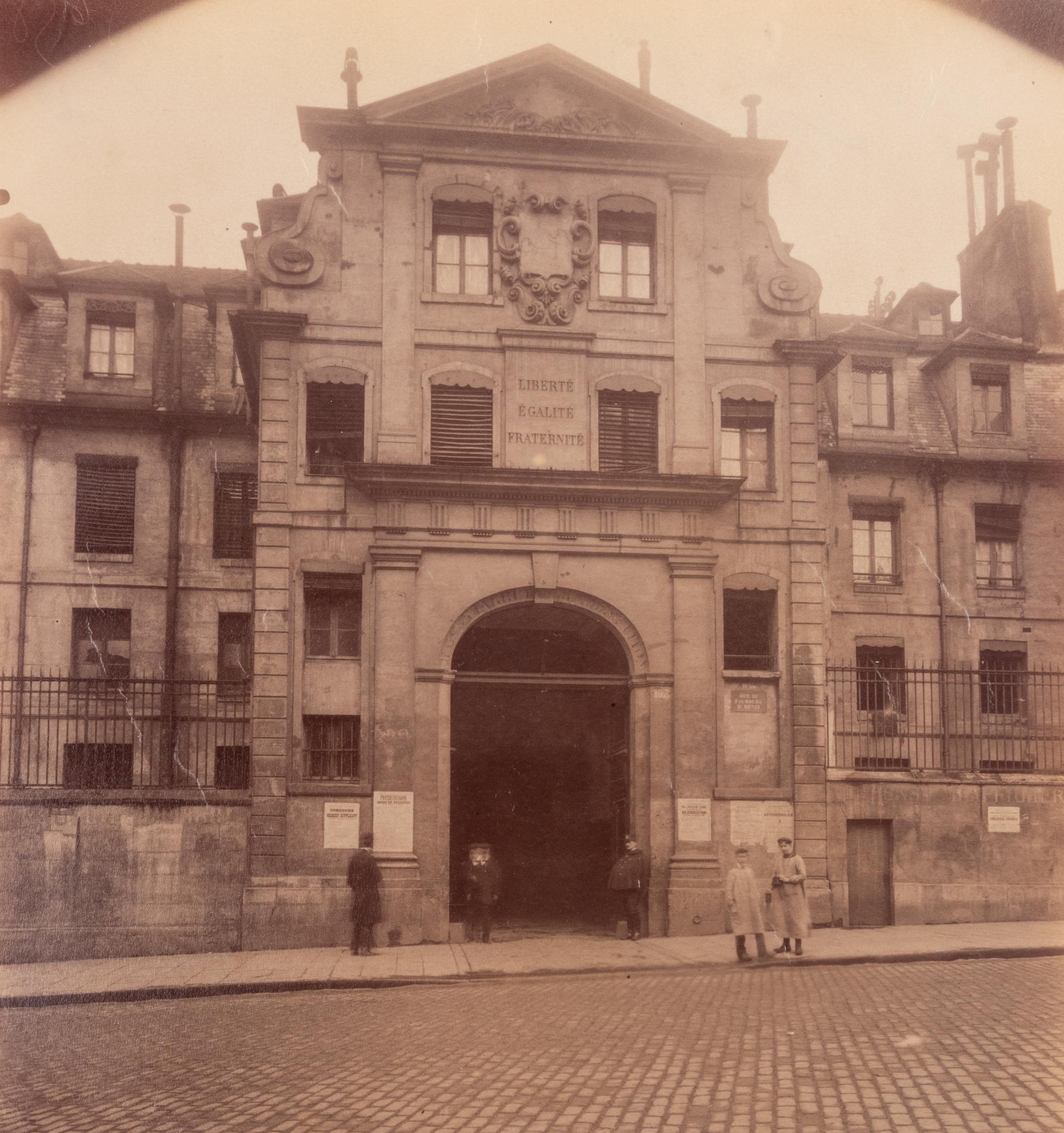 A group of five photographs ( Auberge du Compas d'Or, rue Montorgueil; Façade Saint-Lazare, faubourg Saint-Denis 107; Folie Thoinard, 9 rue Coq-Héron; Hôtel d'Imbercourt, 15 rue de l'Universite; Hôtel de Vendôme, rue Béranger 3 )